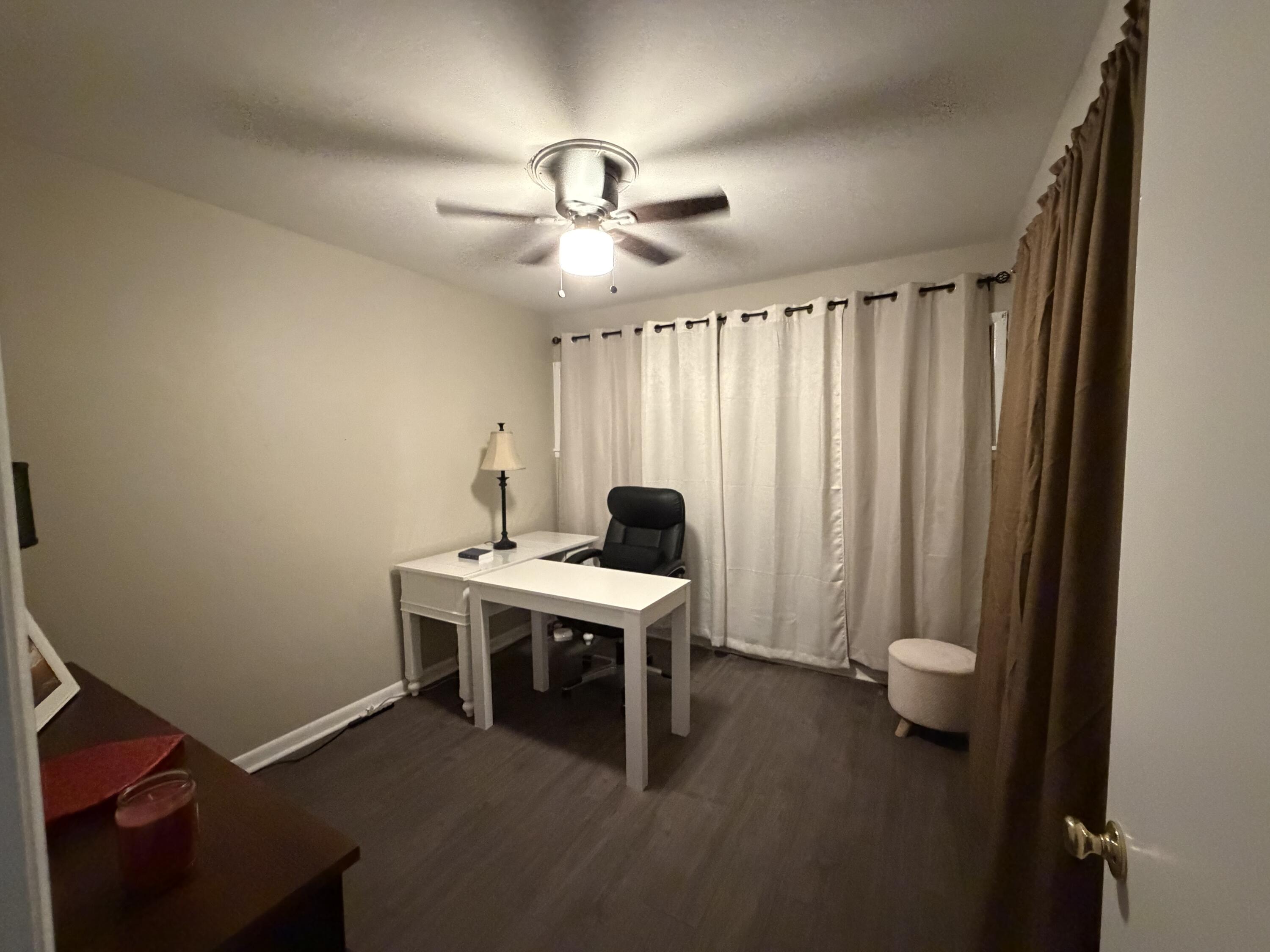 2702 University Avenue Property Photo 12