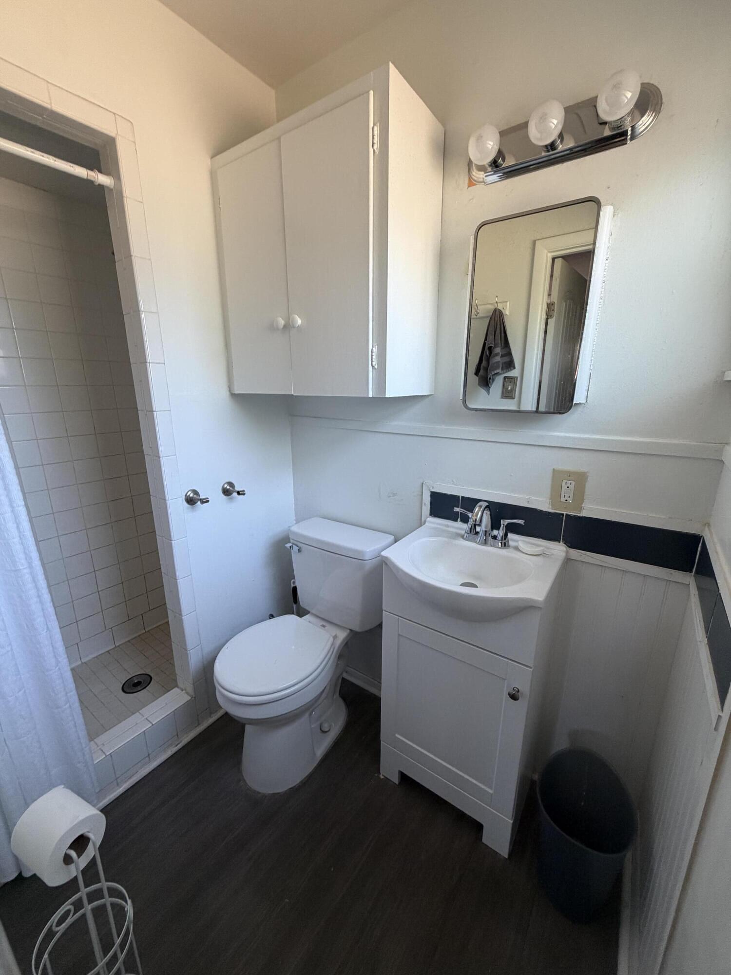 2702 University Avenue Property Photo 13