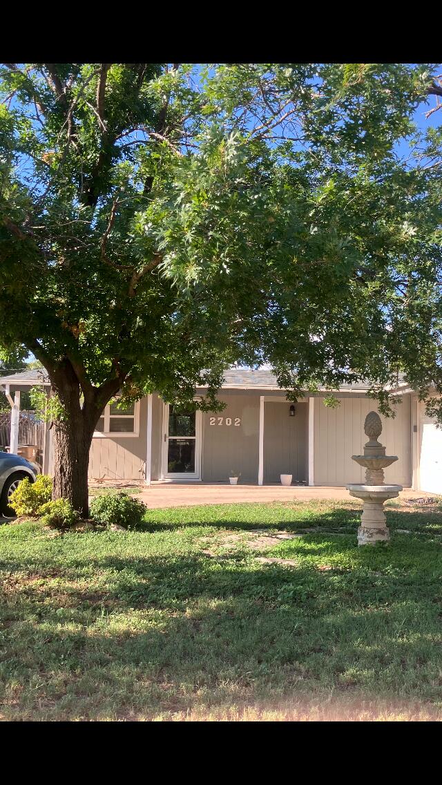 2702 University Avenue Property Photo 21