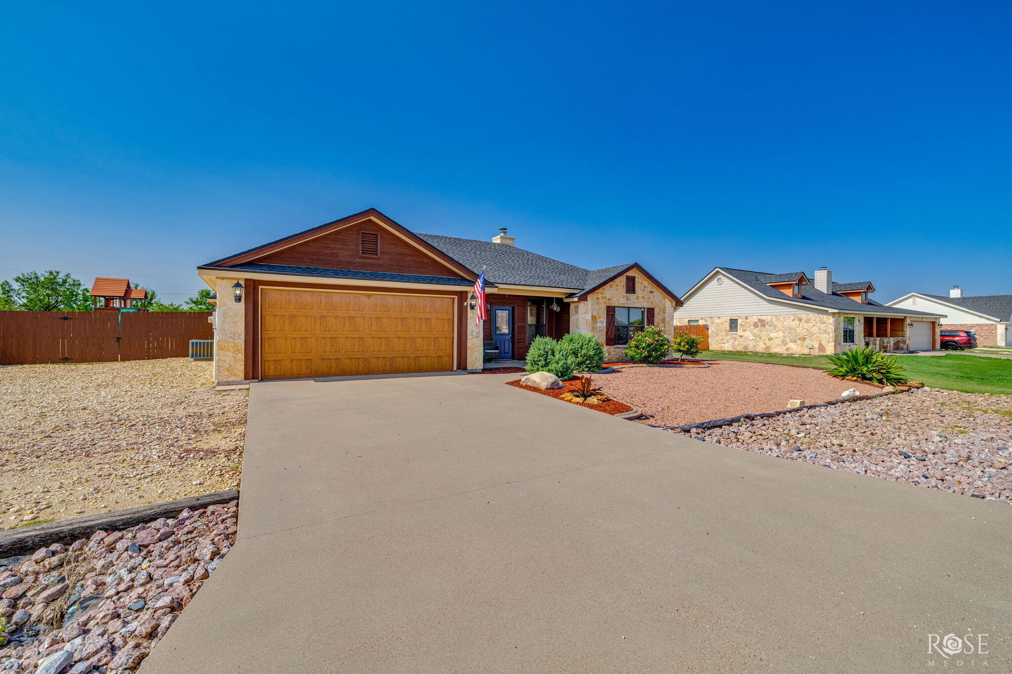 7725 Elk Run Property Photo 4