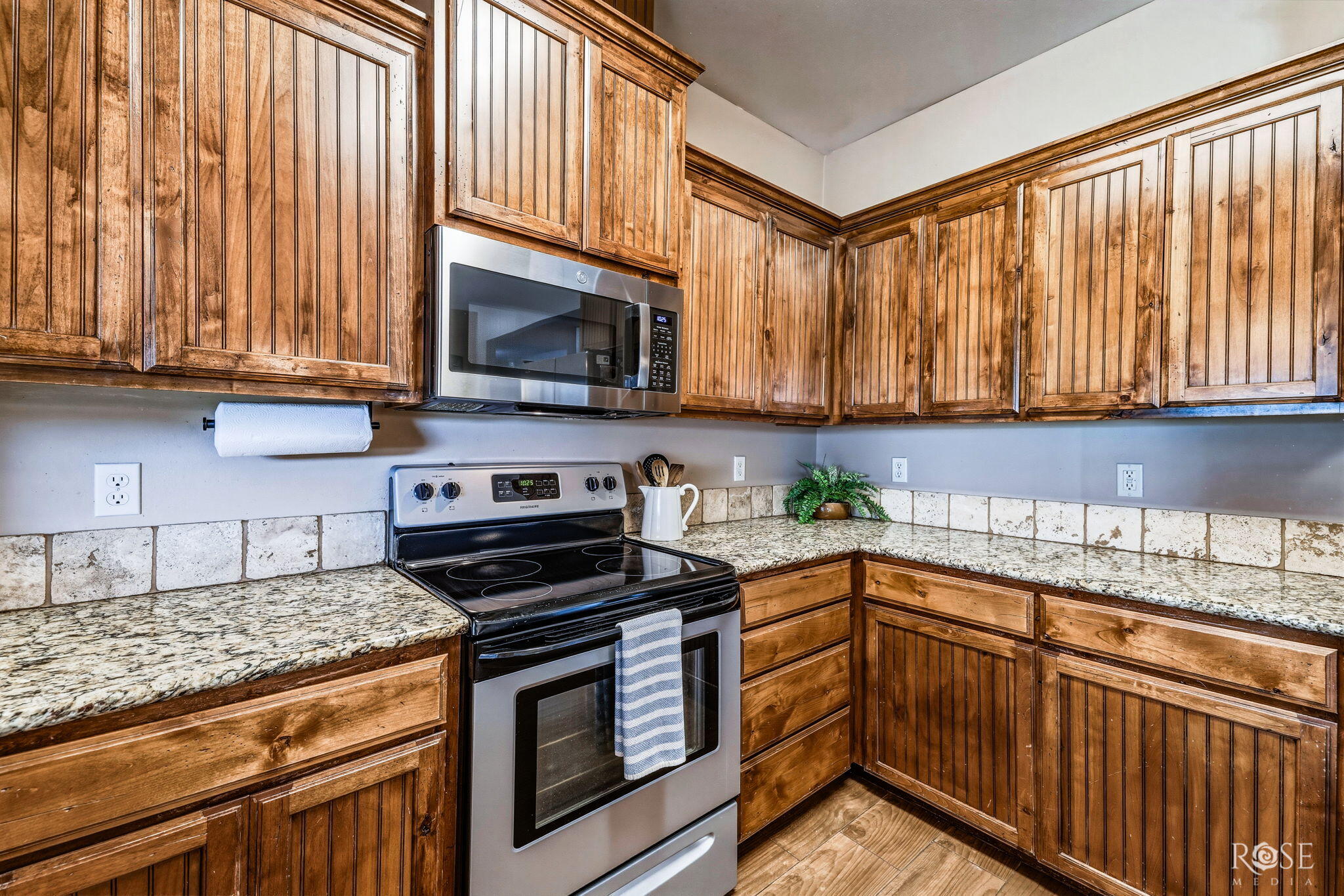 7725 Elk Run Property Photo 15