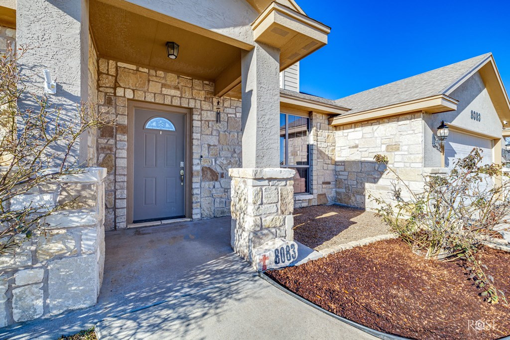 8083 Elk Run Property Photo 3