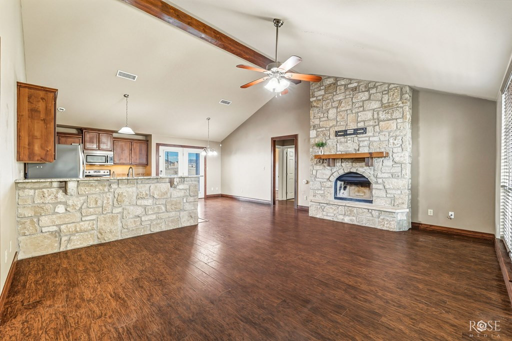 8083 Elk Run Property Photo 4