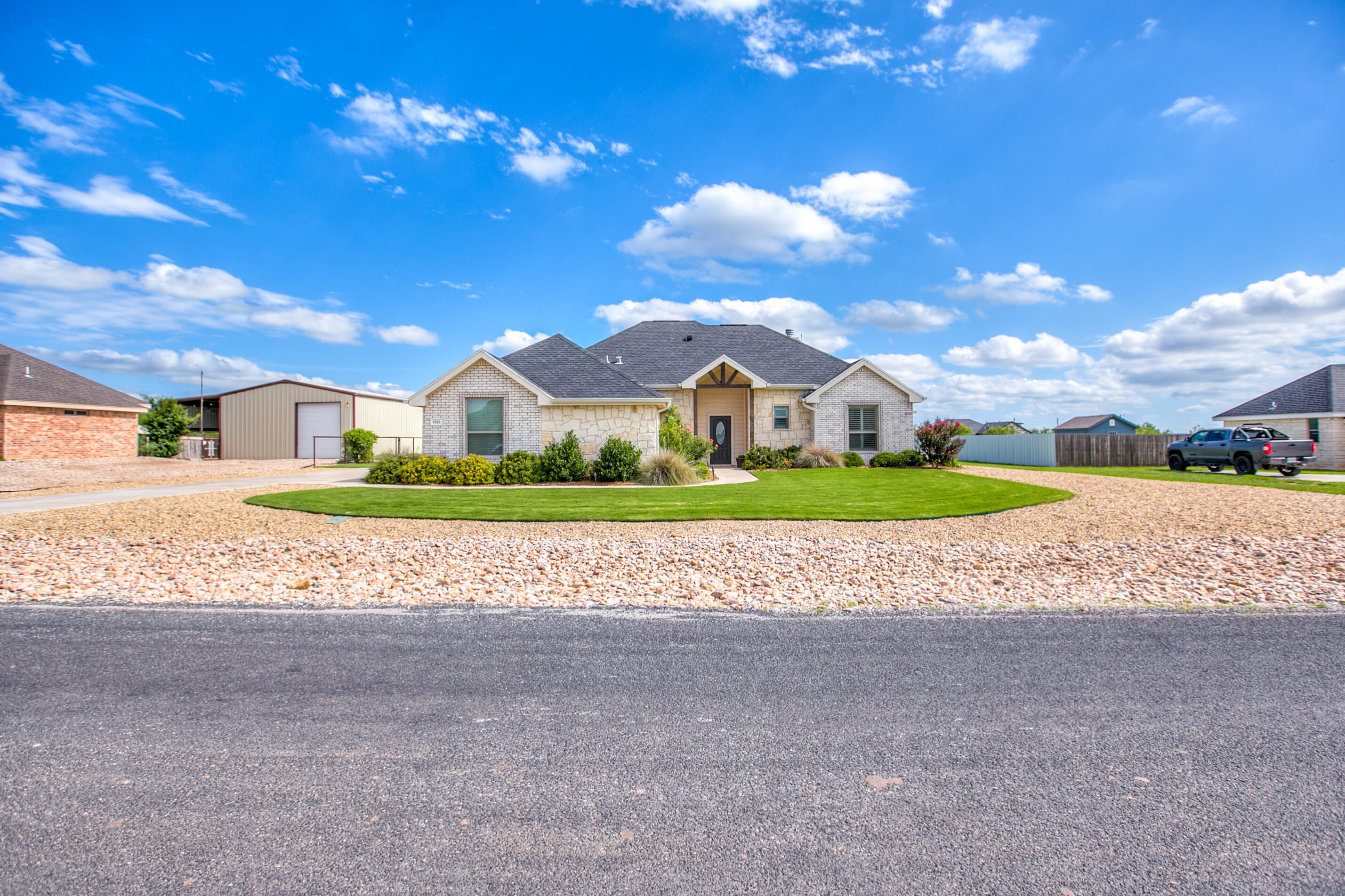 5242 Grey Wolf Lane Property Photo 4