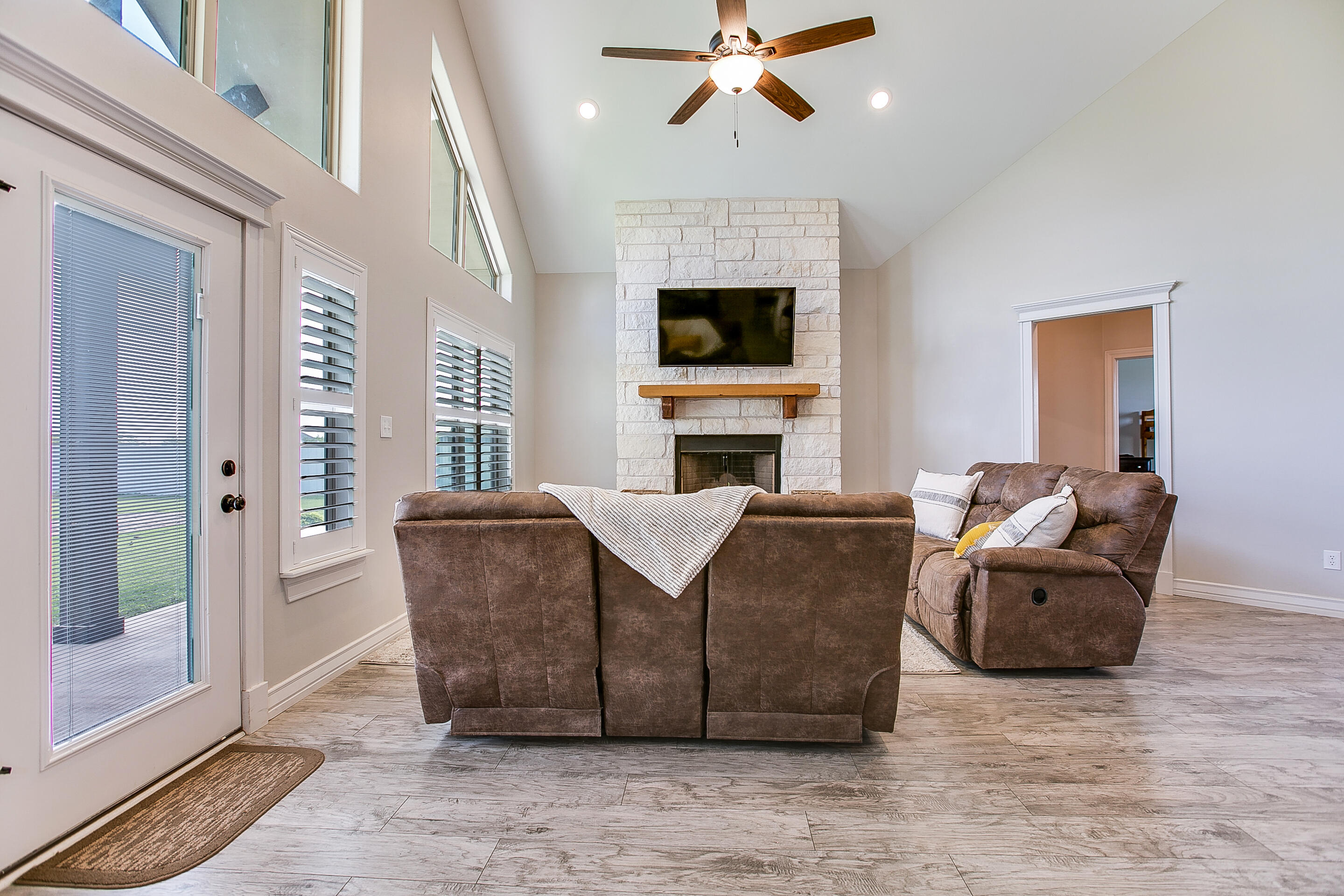 5242 Grey Wolf Lane Property Photo 10