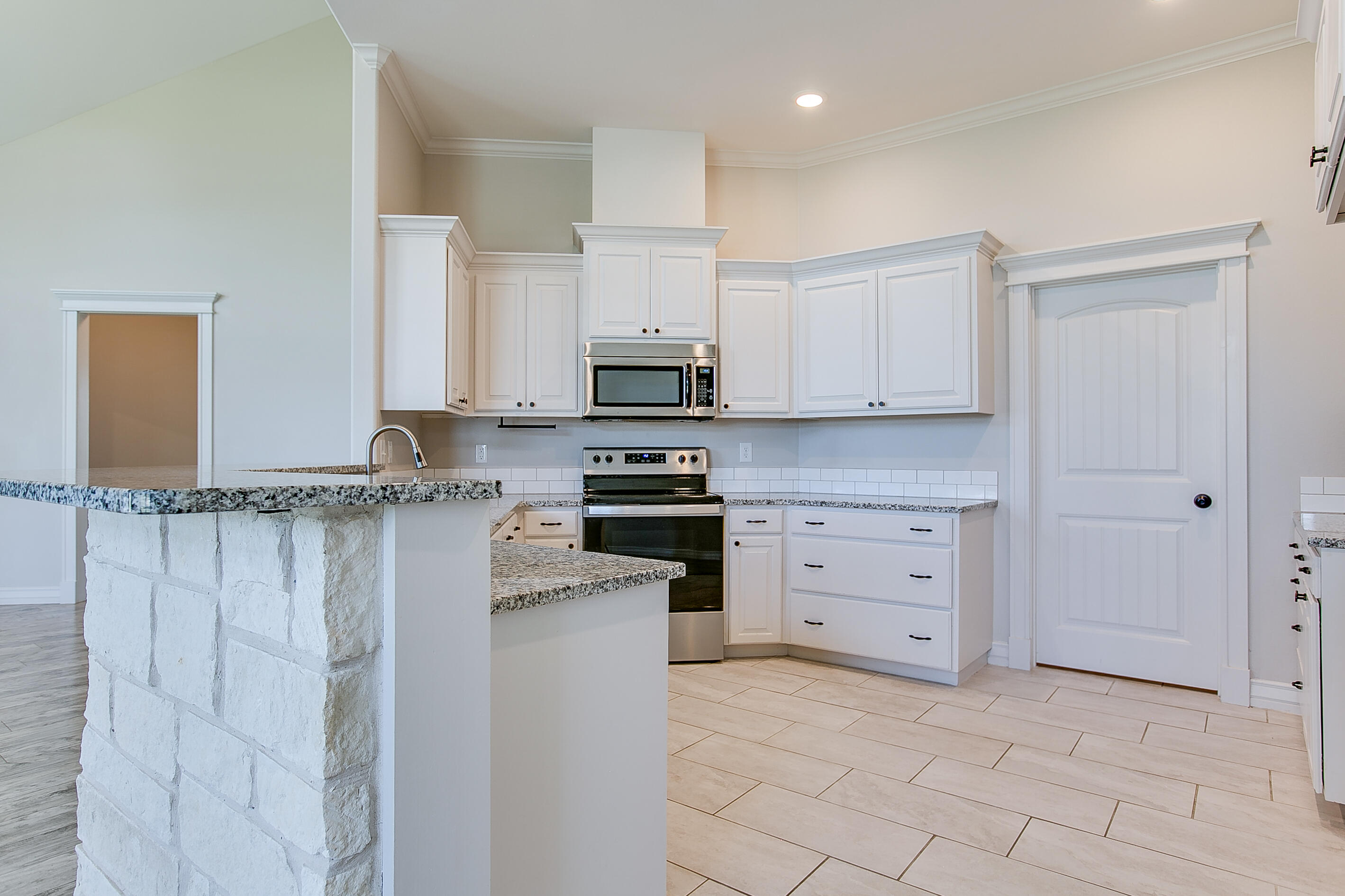 5242 Grey Wolf Lane Property Photo 13