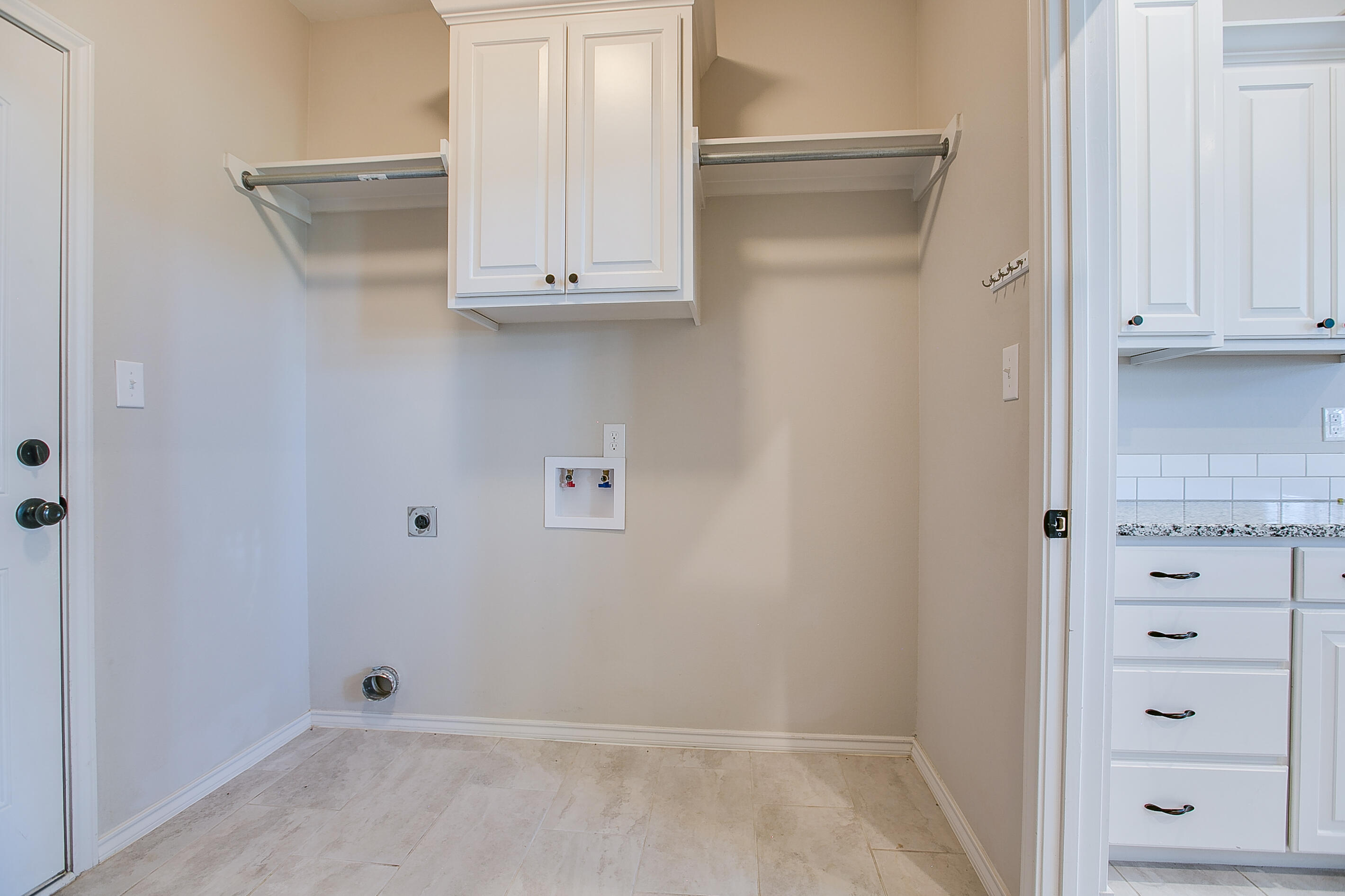 5242 Grey Wolf Lane Property Photo 16