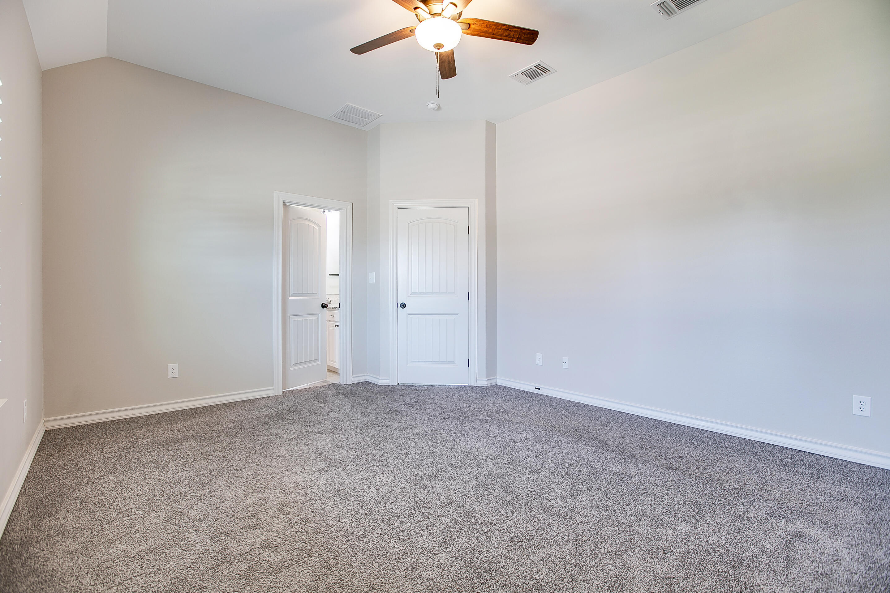 5242 Grey Wolf Lane Property Photo 19