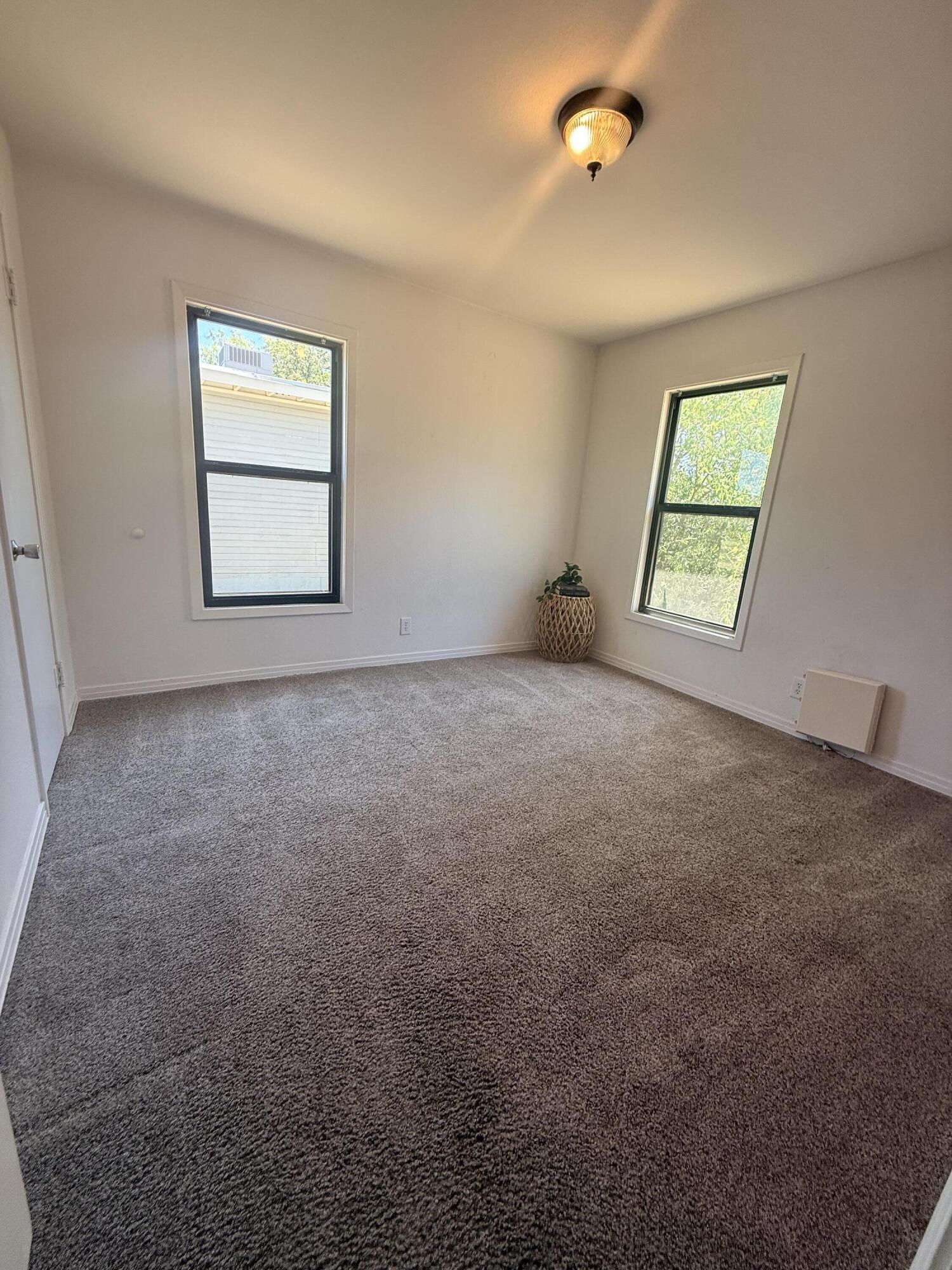 311 Iris Street Property Photo 10