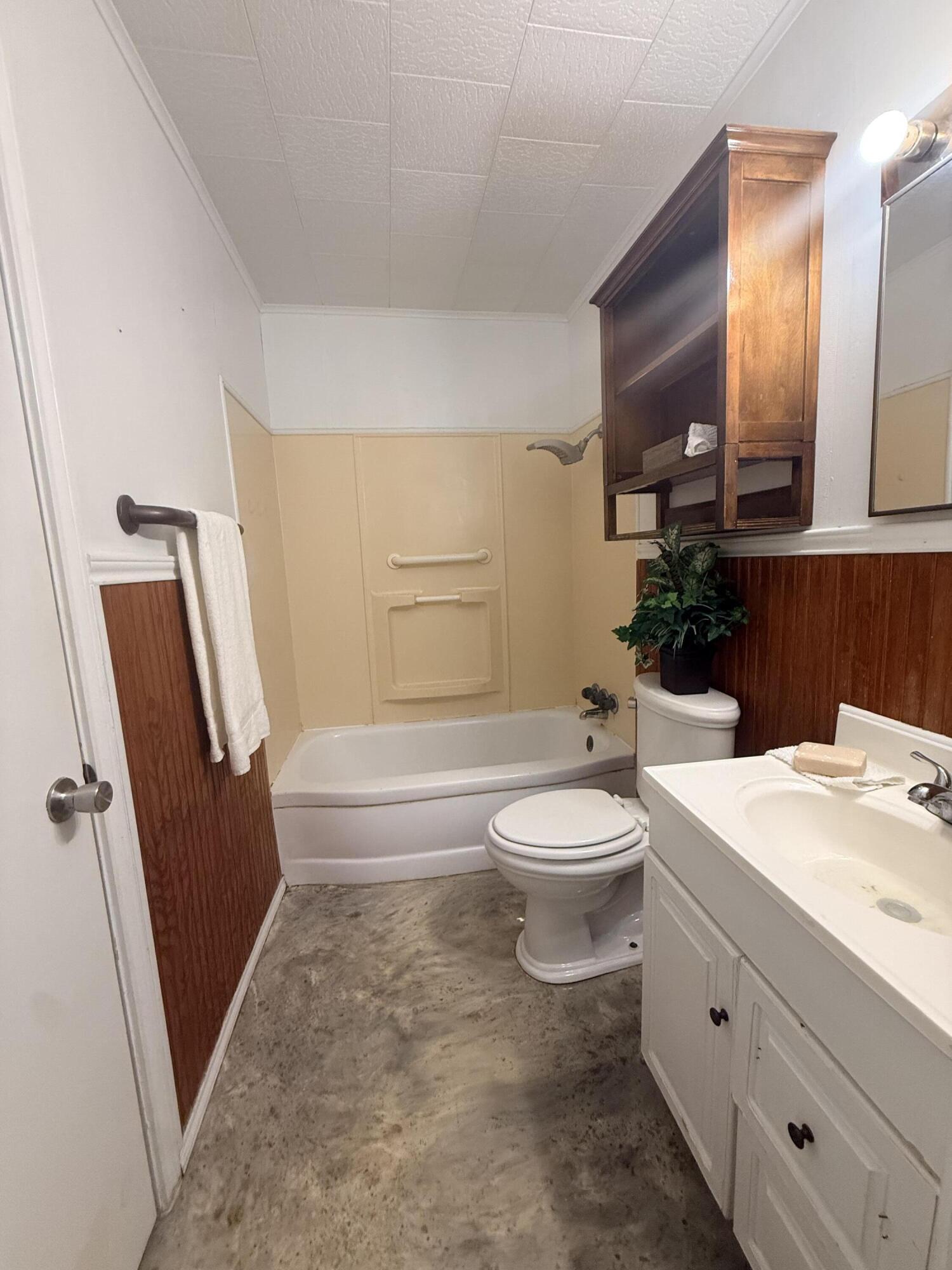 311 Iris Street Property Photo 13