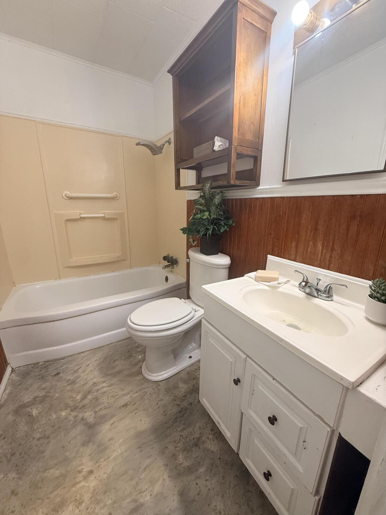 311 Iris Street Property Photo 14