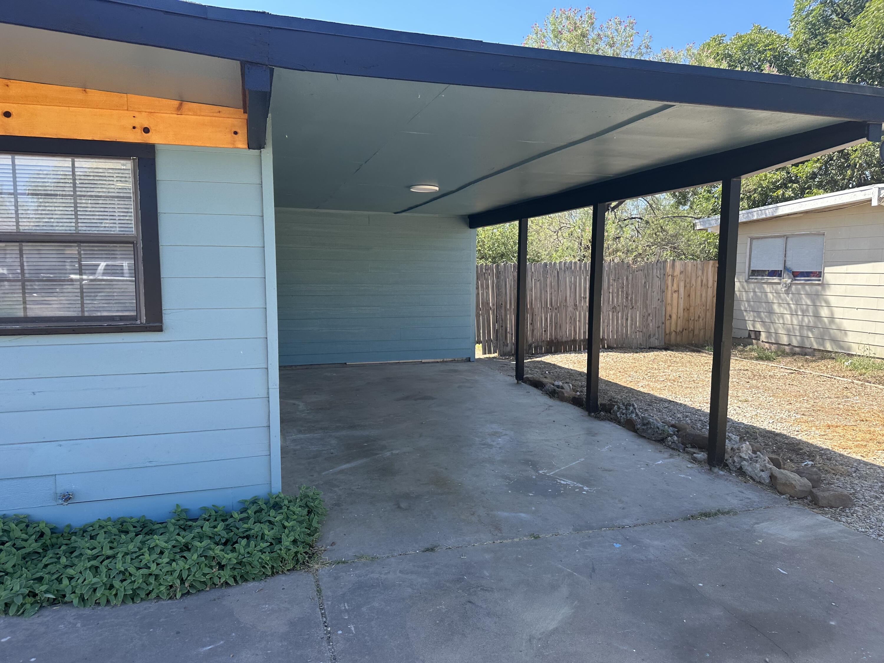 2201 Wilson Street Property Photo 3