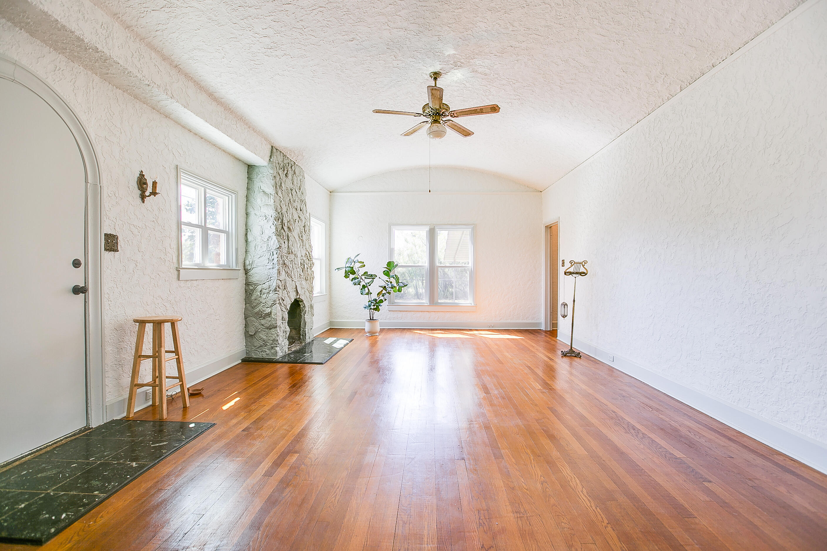 1105 N Van Buren Street Property Photo 2