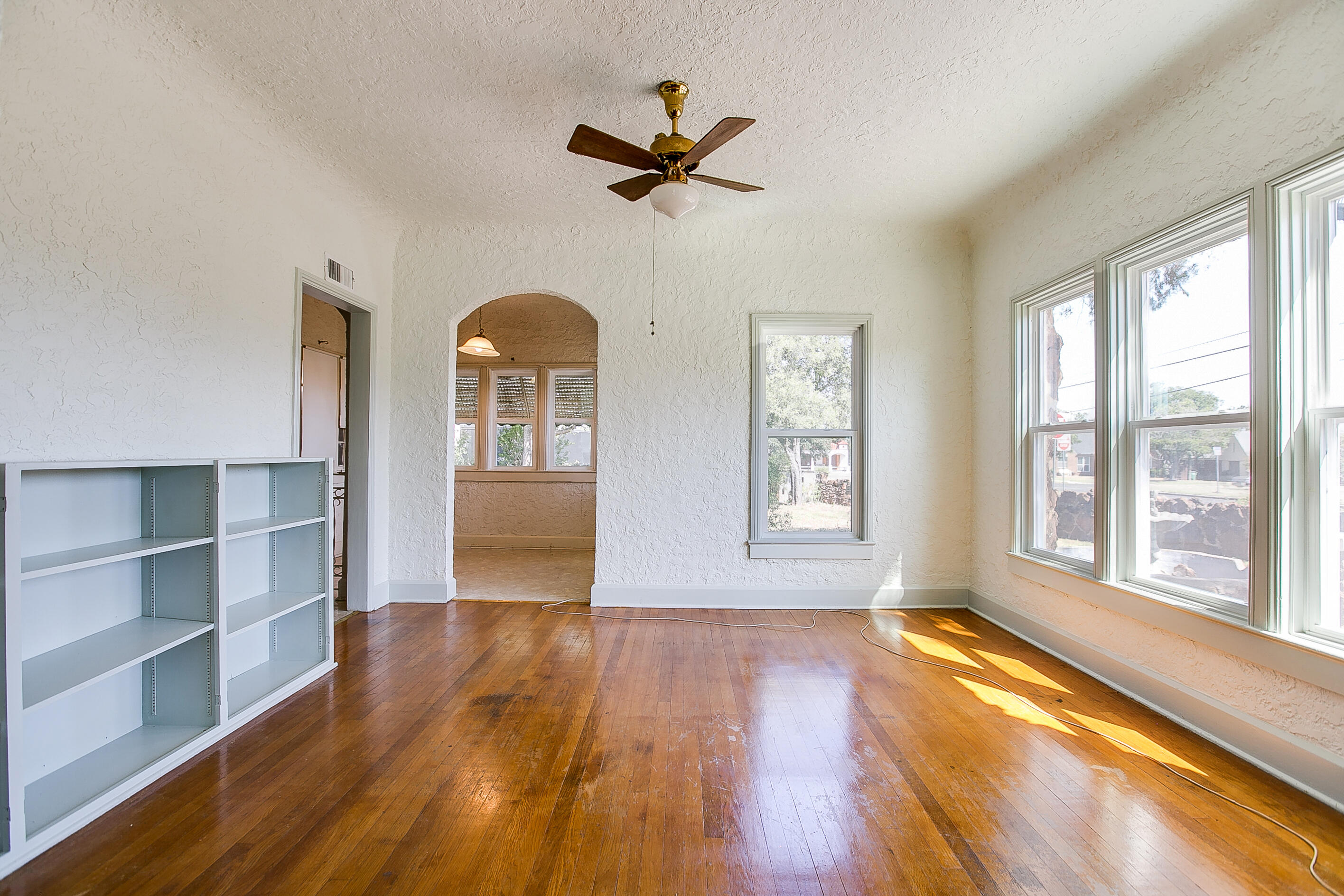 1105 N Van Buren Street Property Photo 4