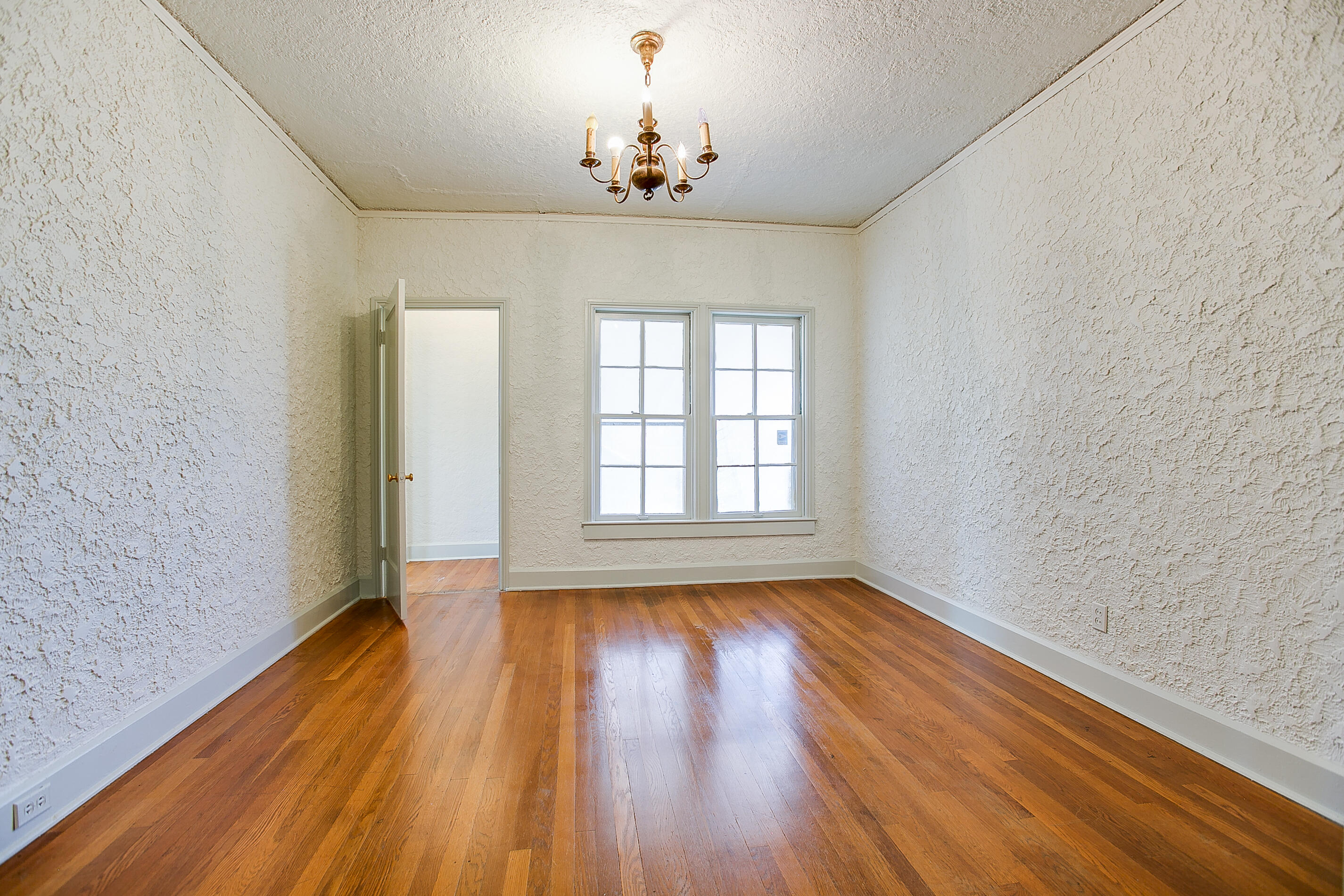 1105 N Van Buren Street Property Photo 6