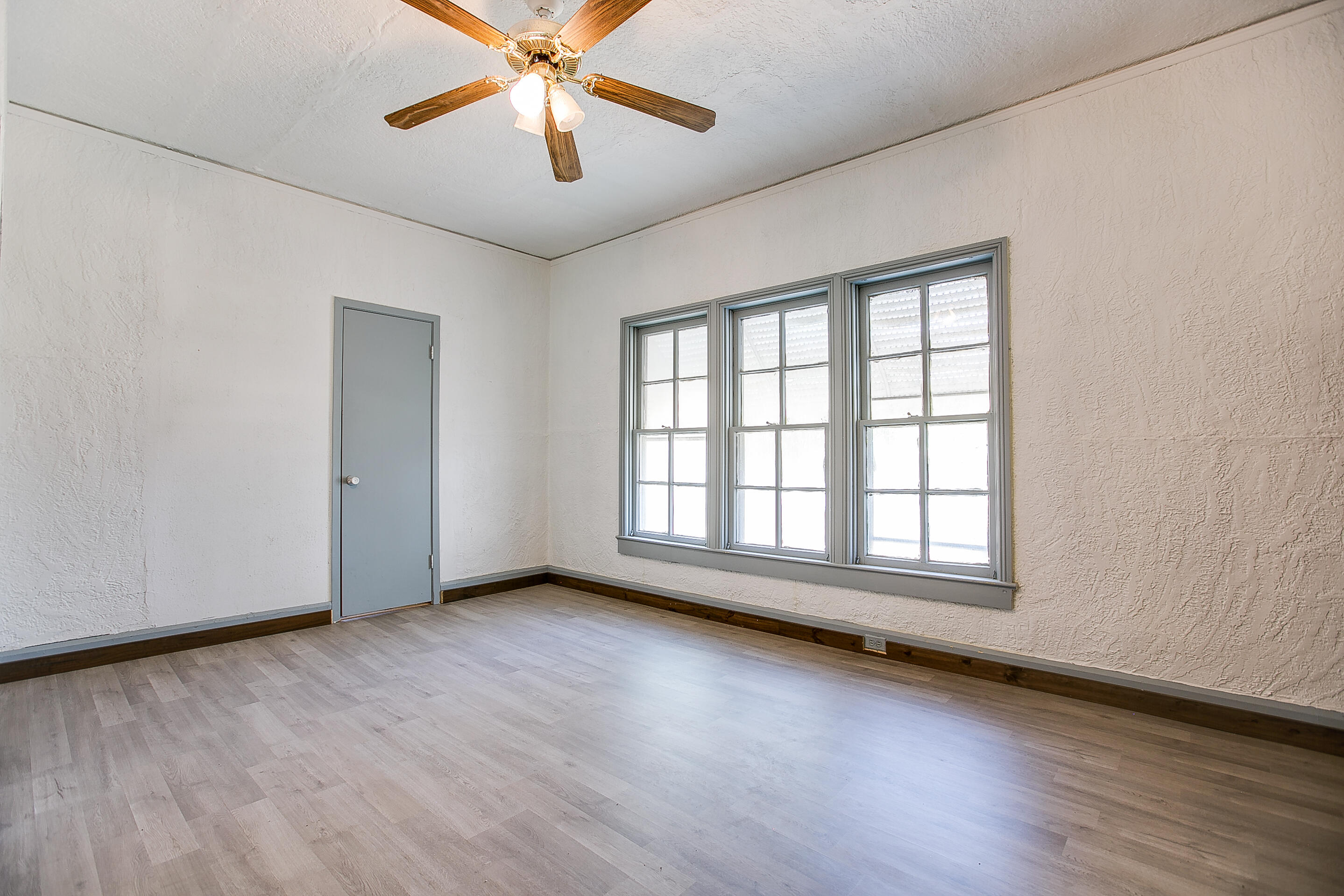 1105 N Van Buren Street Property Photo 12