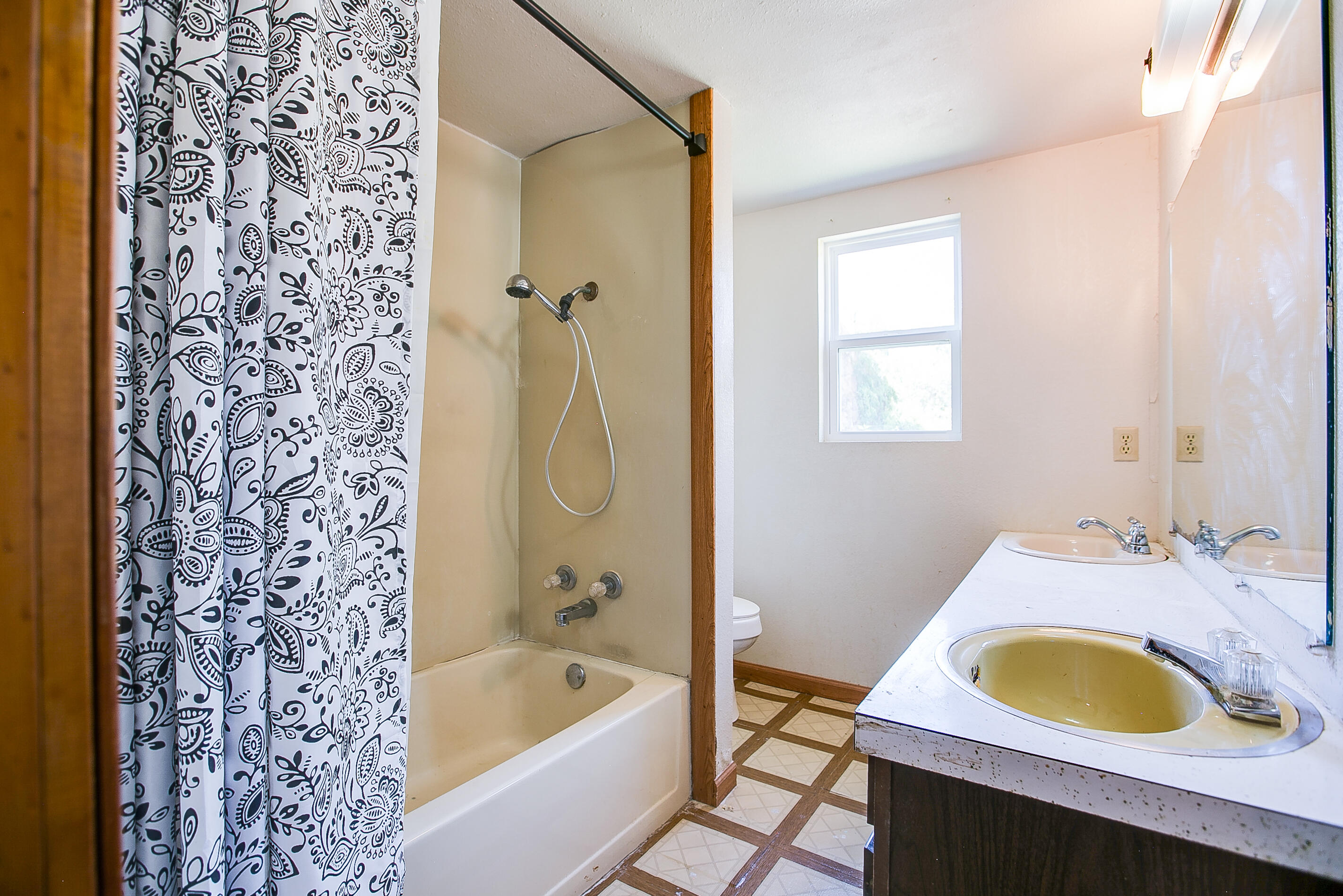 1105 N Van Buren Street Property Photo 14
