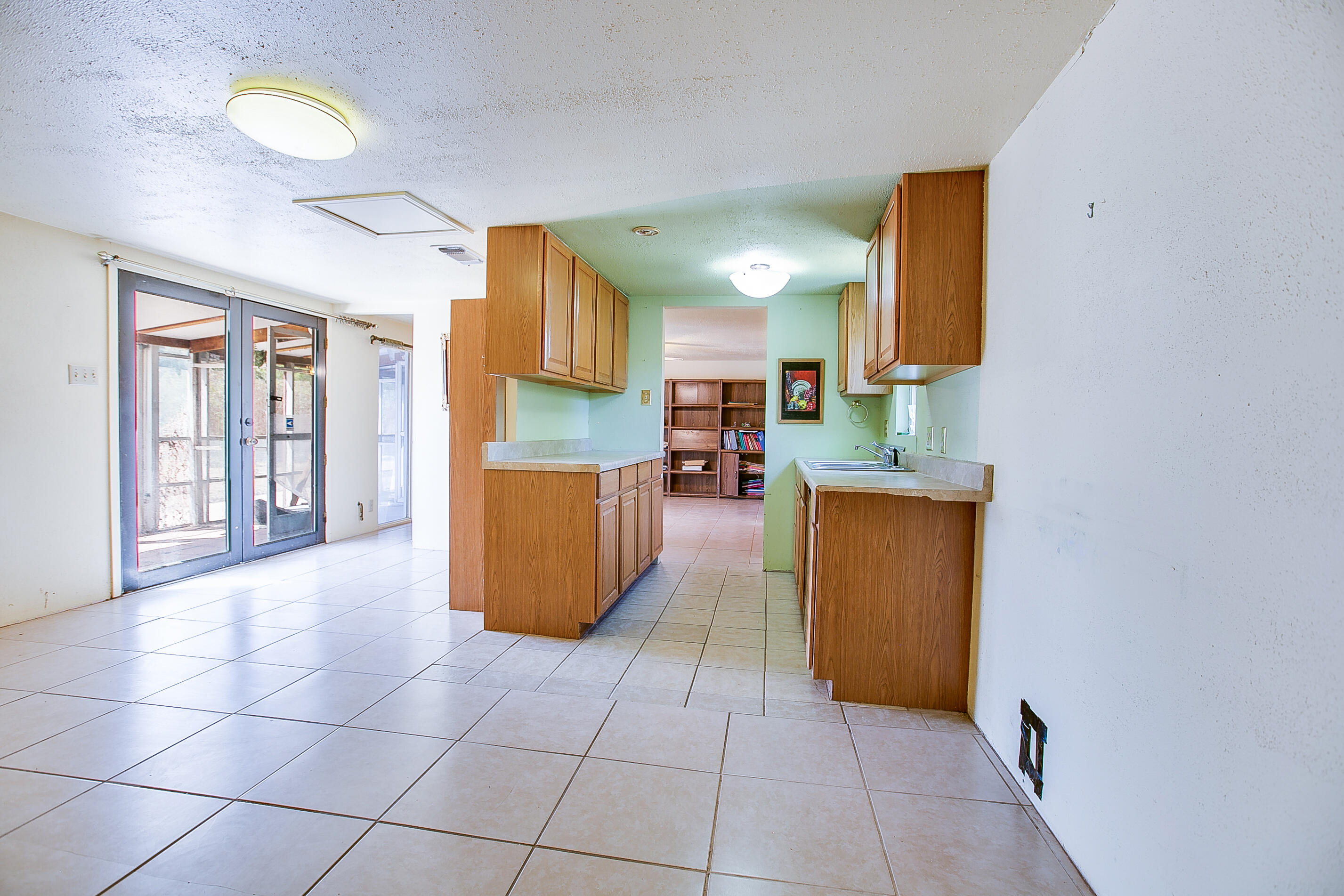 1105 N Van Buren Street Property Photo 16