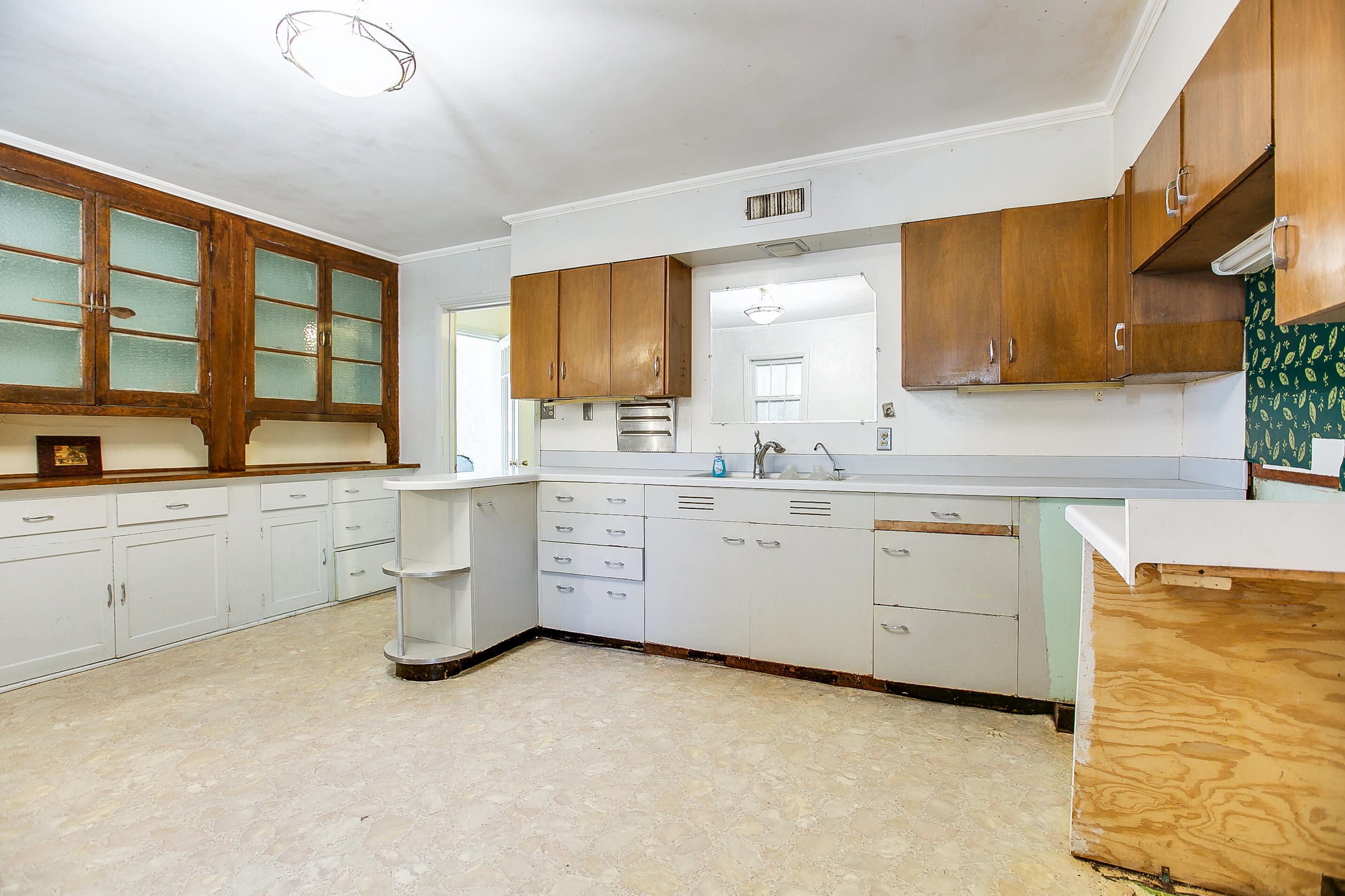 1105 N Van Buren Street Property Photo 22