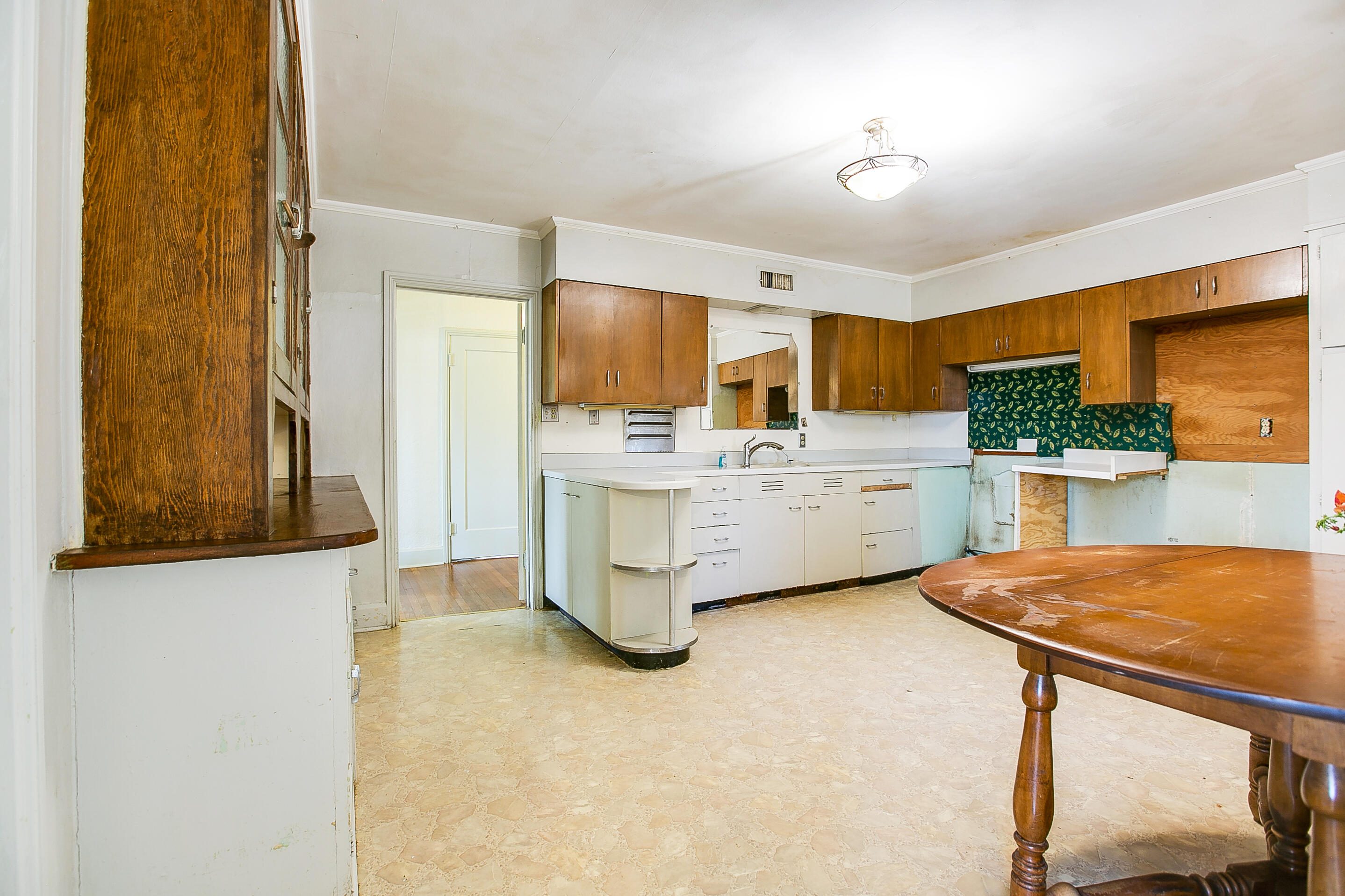 1105 N Van Buren Street Property Photo 23