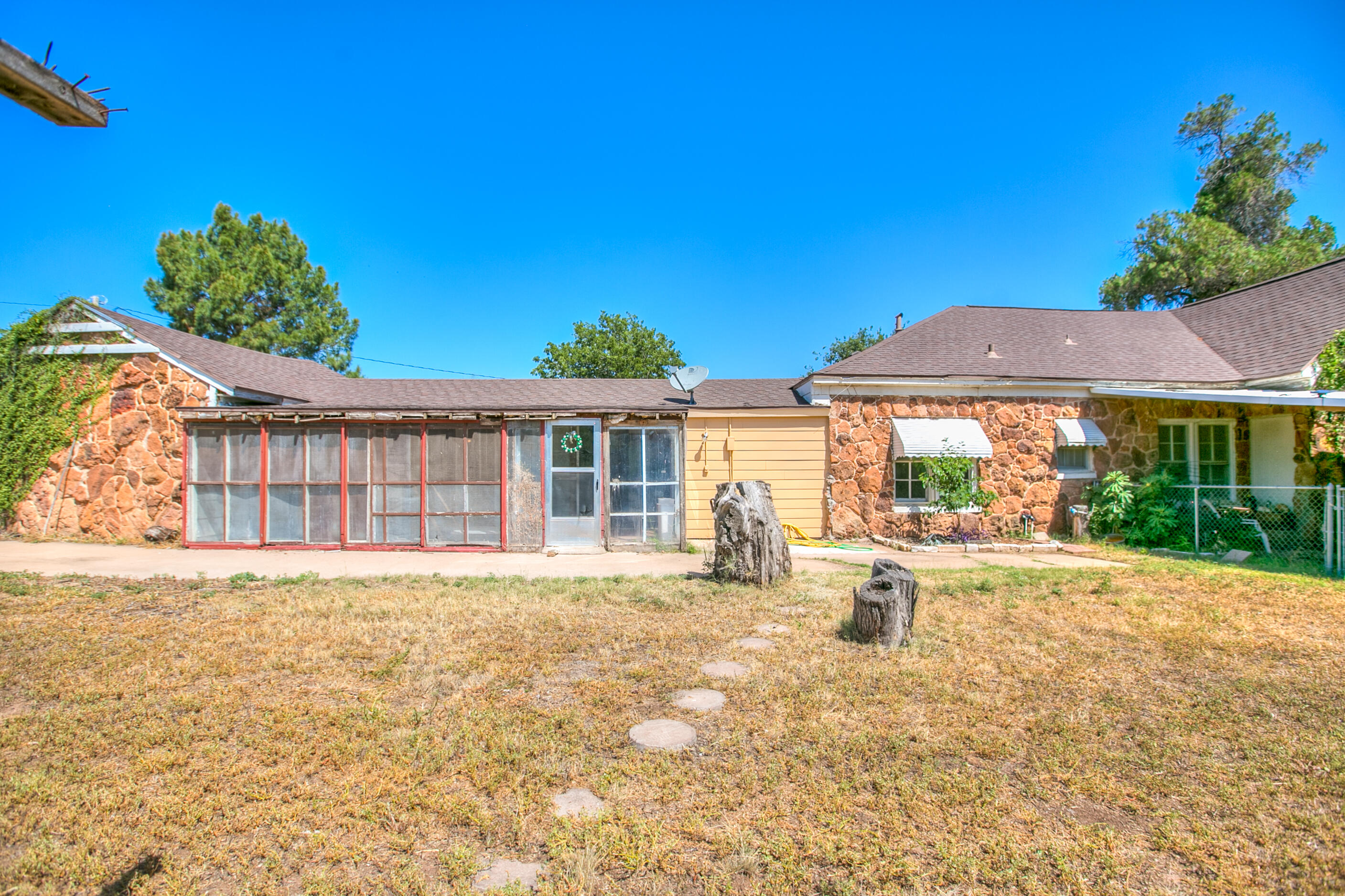 1105 N Van Buren Street Property Photo 27