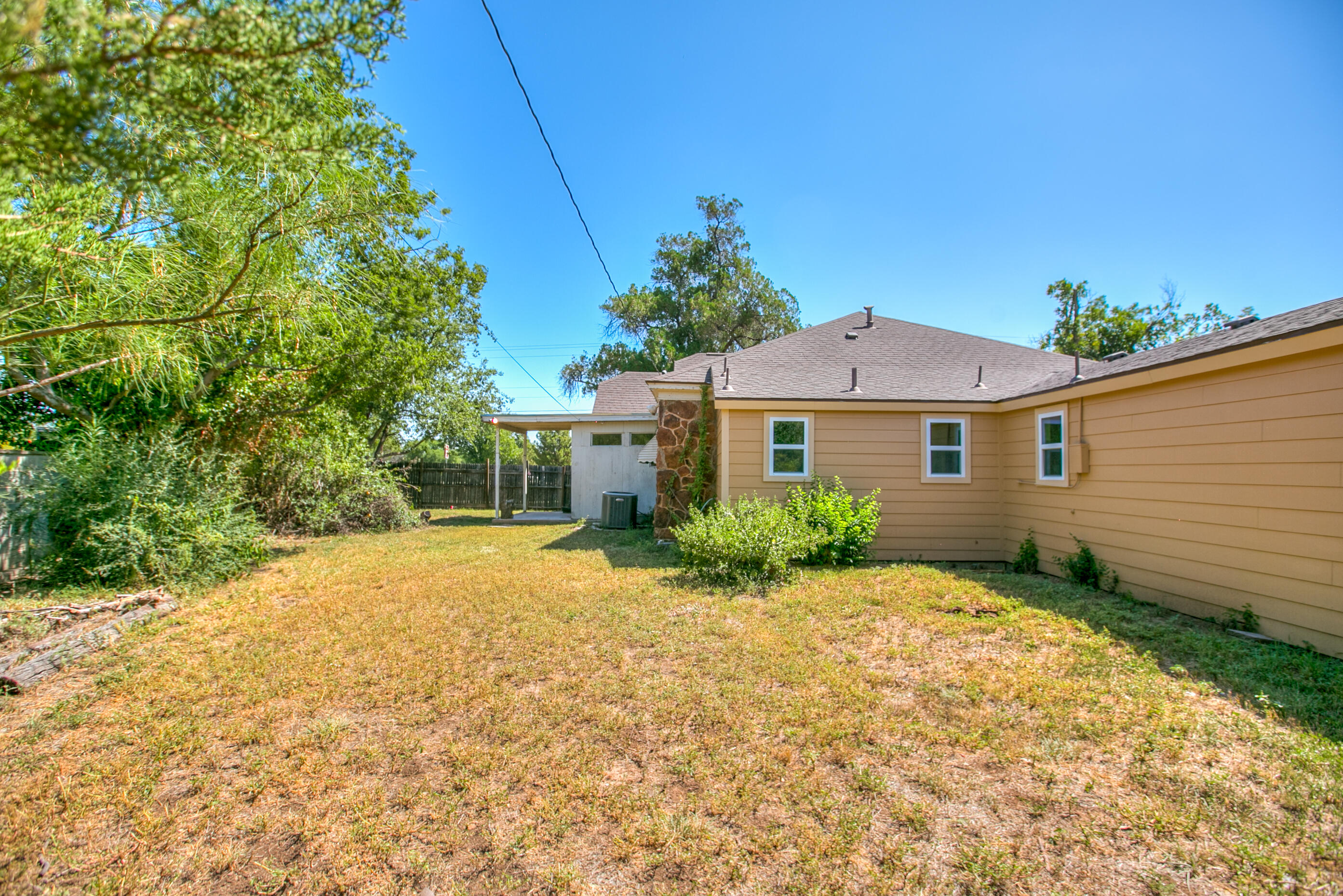 1105 N Van Buren Street Property Photo 31