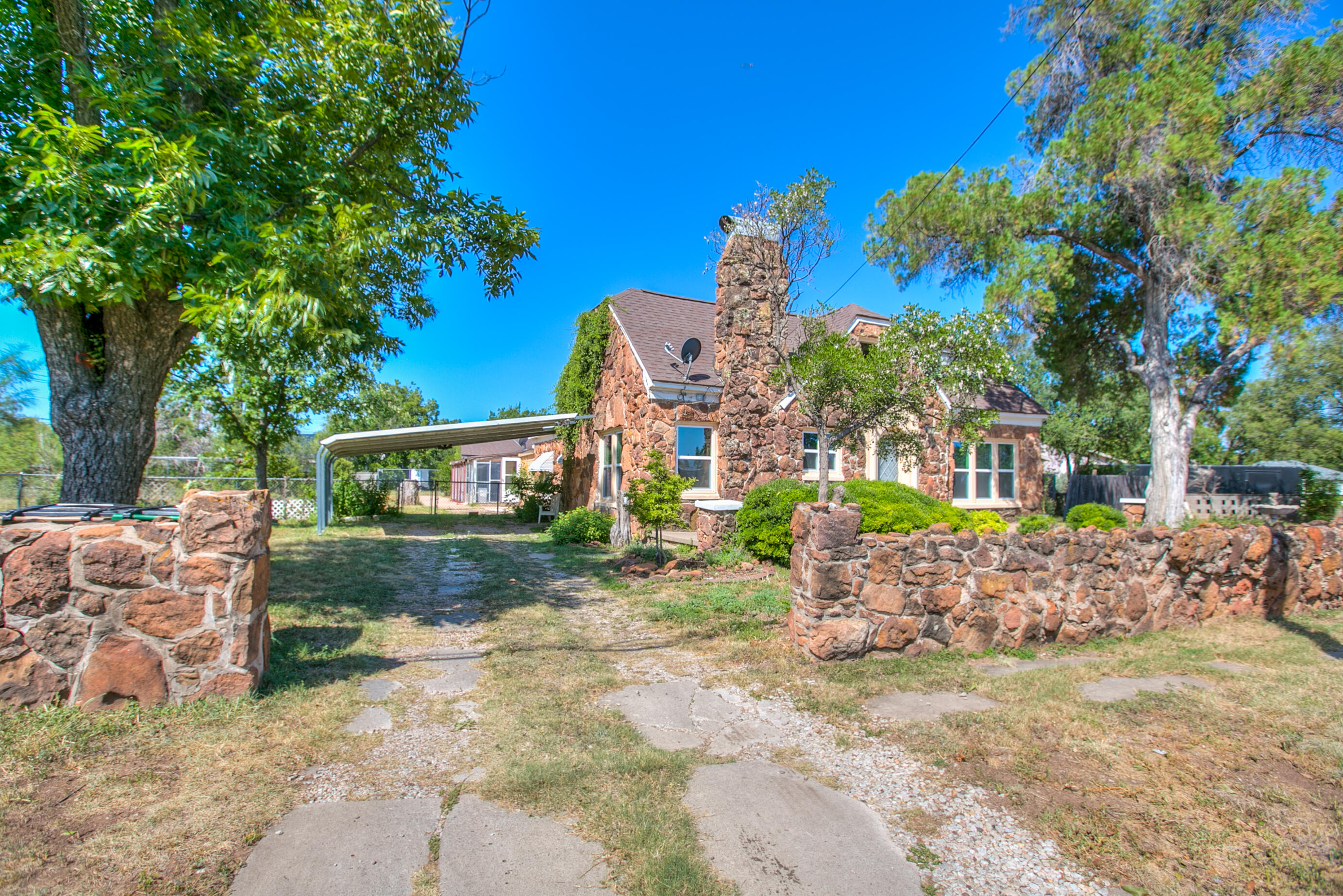1105 N Van Buren Street Property Photo 36