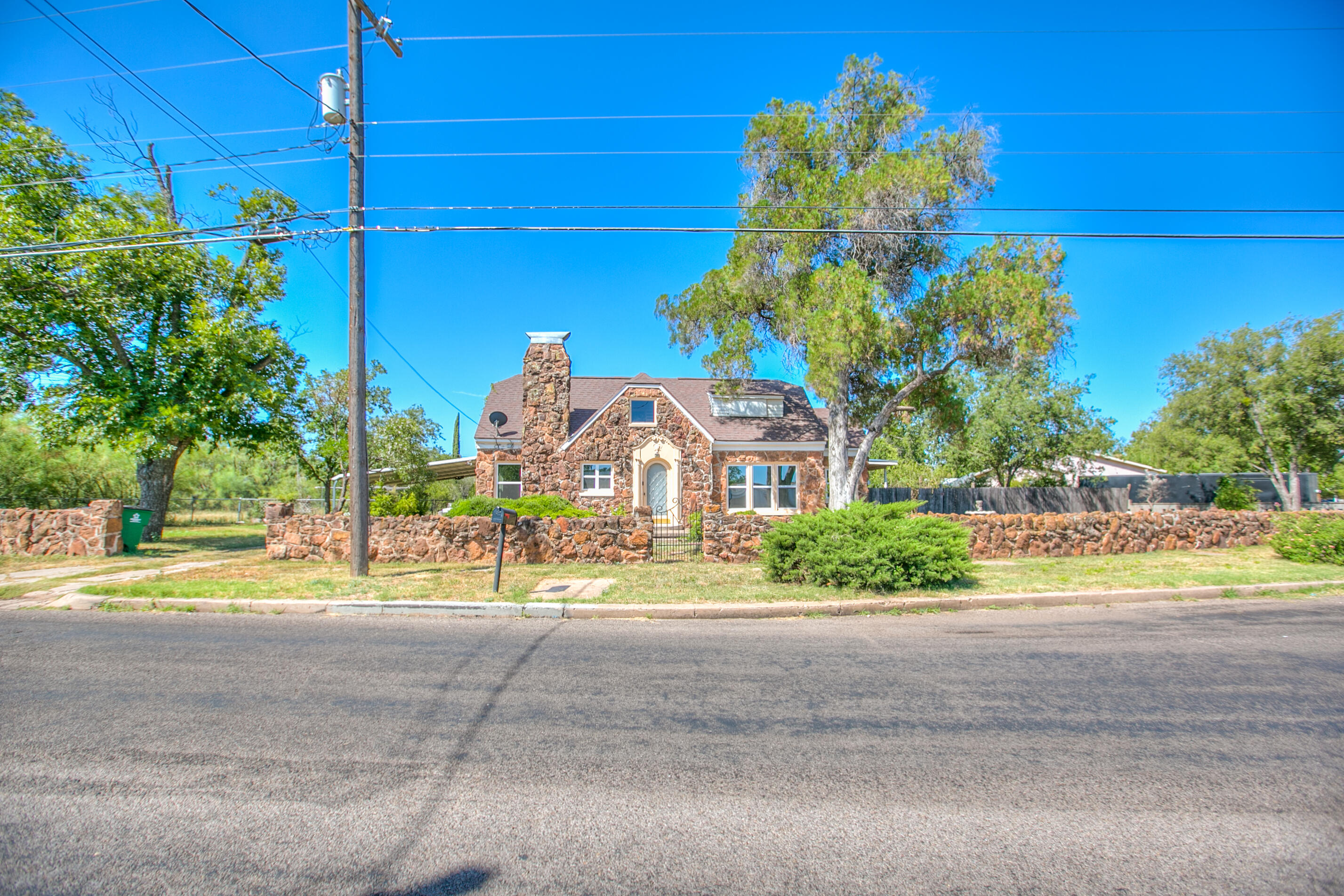 1105 N Van Buren Street Property Photo 39