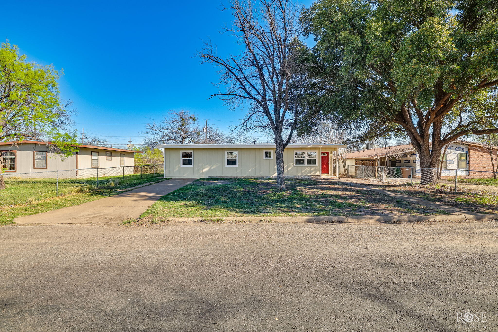 1114 E 23rd Street Property Photo 3