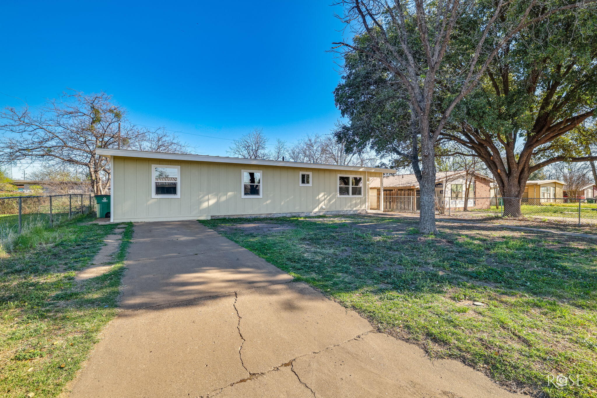 1114 E 23rd Street Property Photo 4