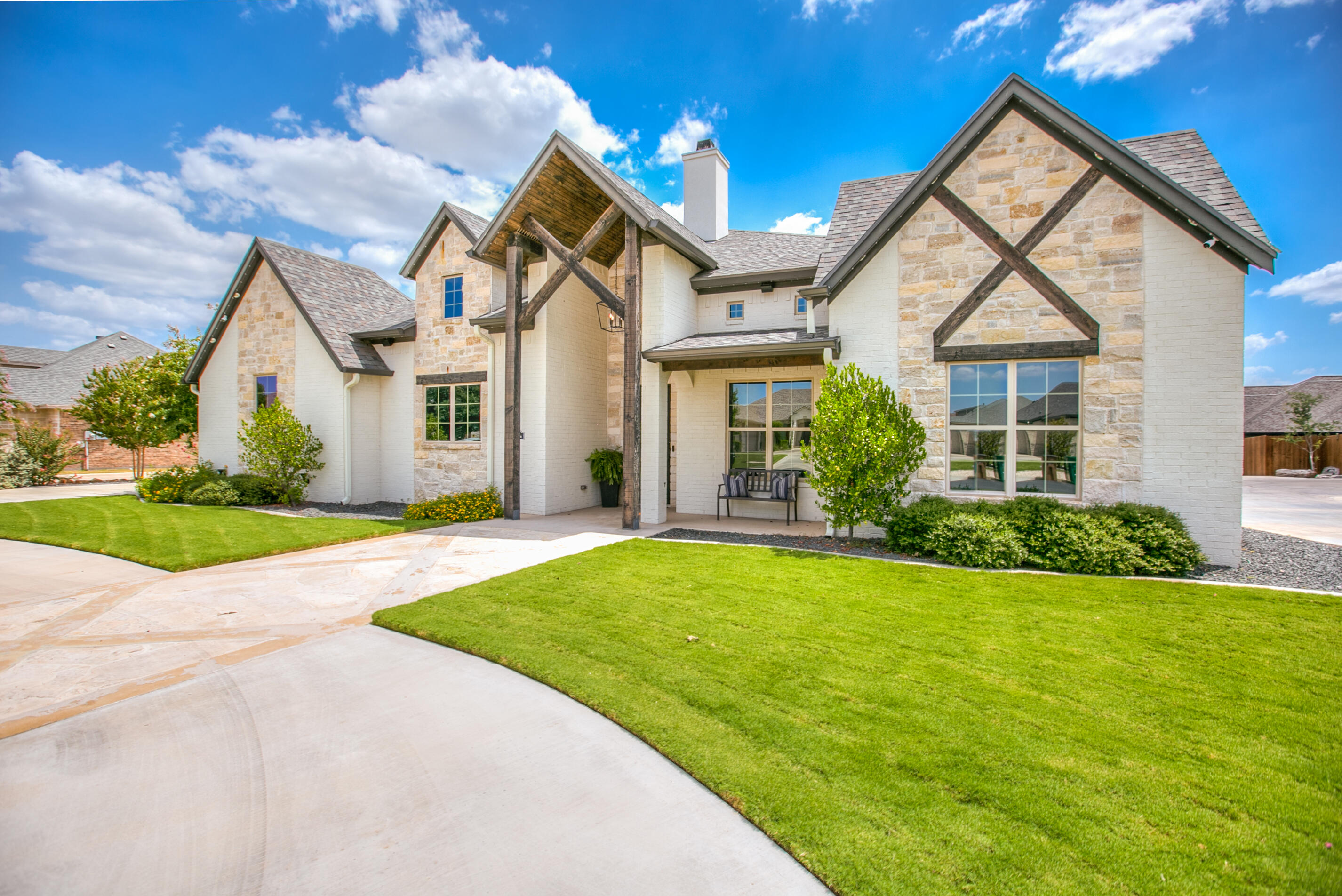 4730 Shadow Creek Drive Property Photo 4