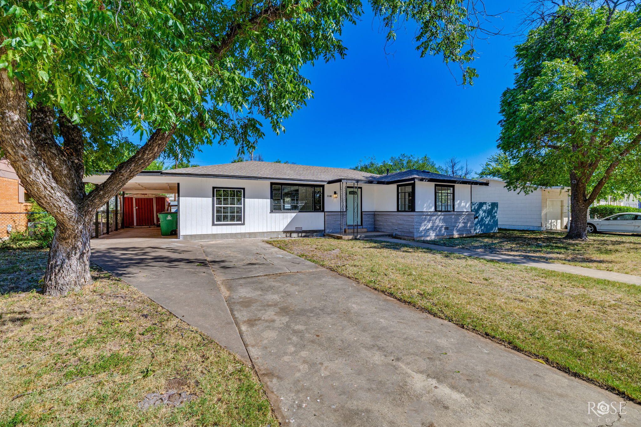 2402 Coleman Street Property Photo 3