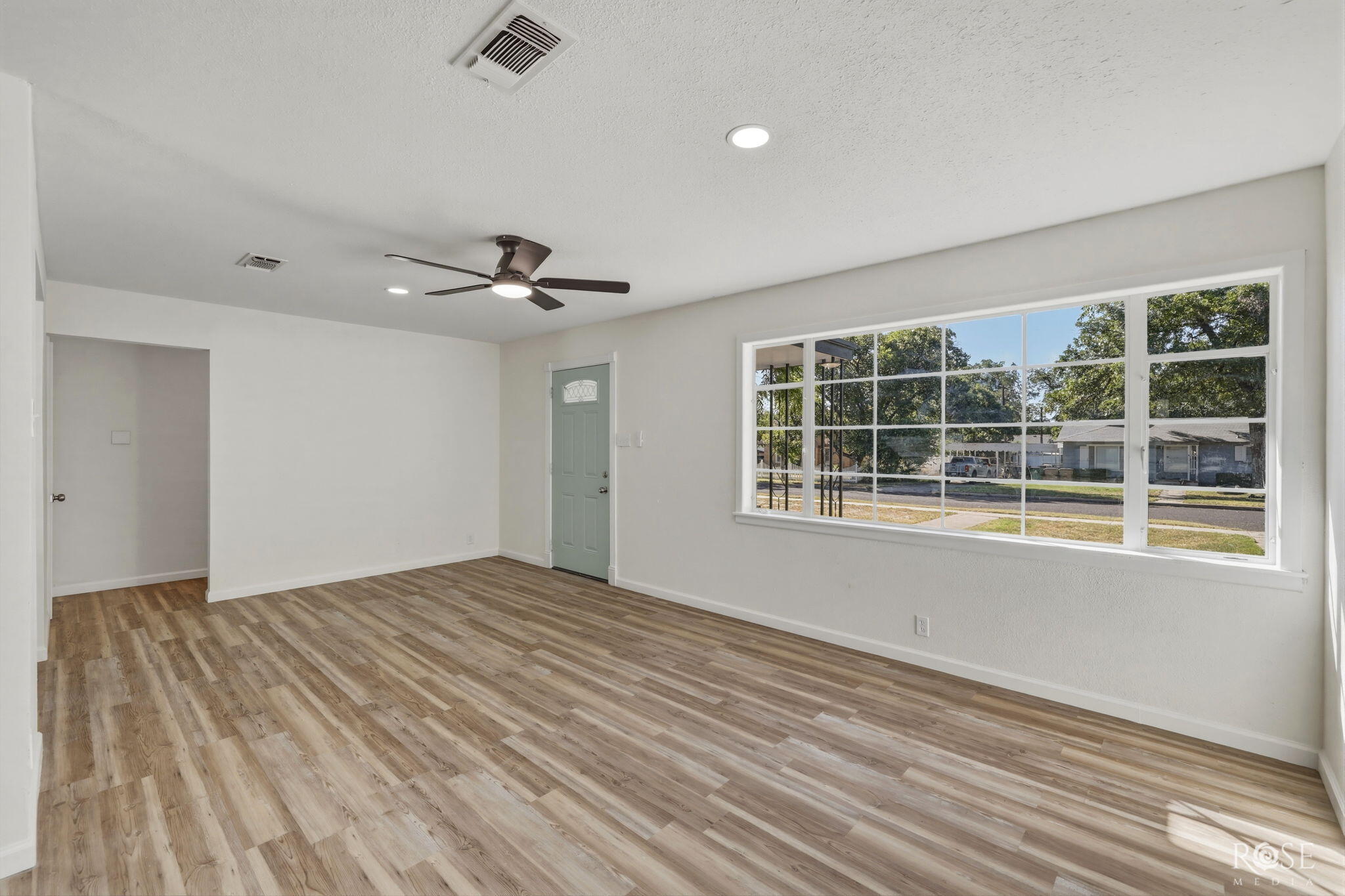 2402 Coleman Street Property Photo 7