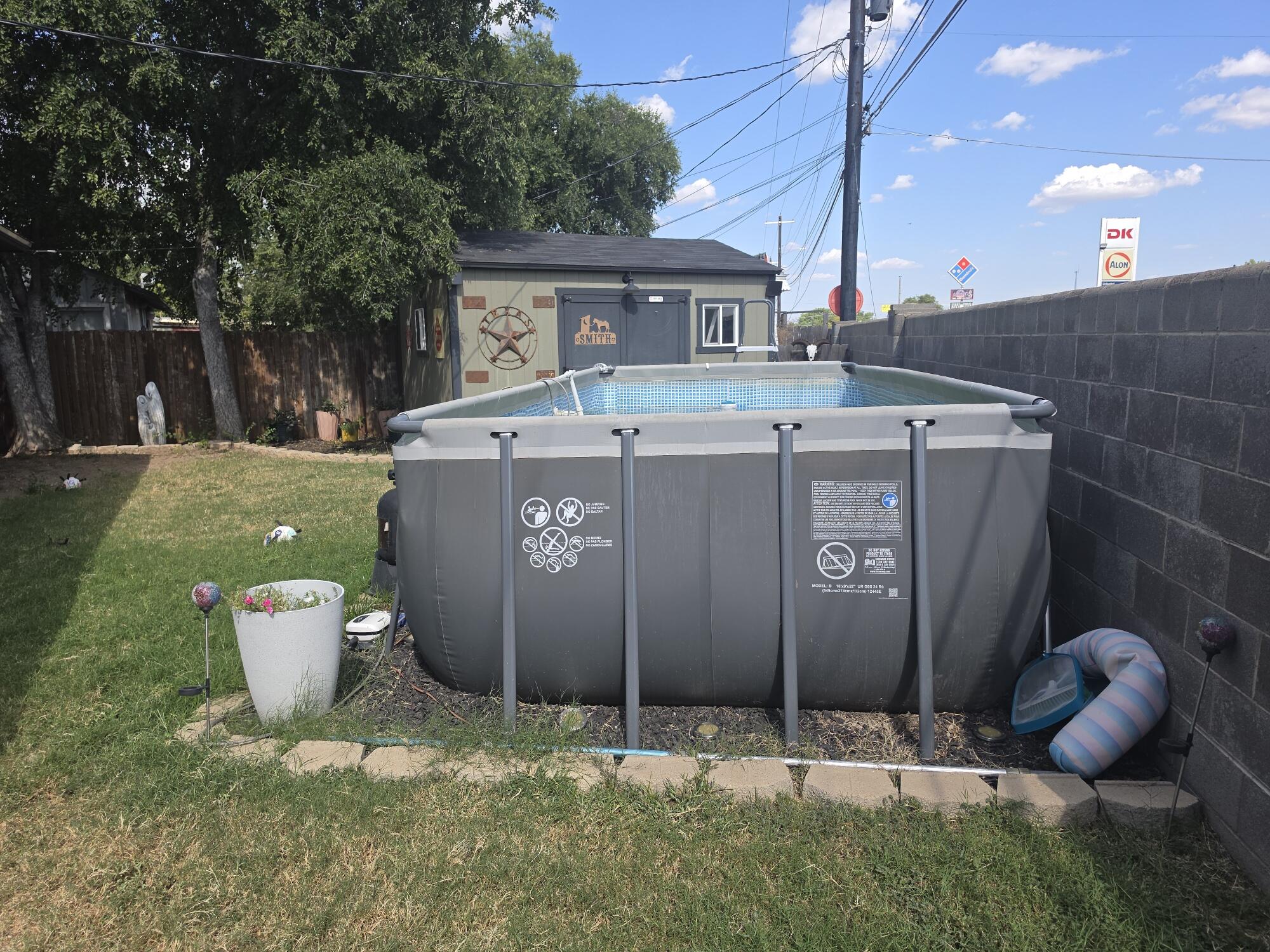 2319 Carlton Way Property Photo 19