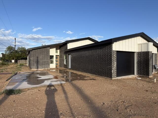 77 Moritz Circle Property Photo 3