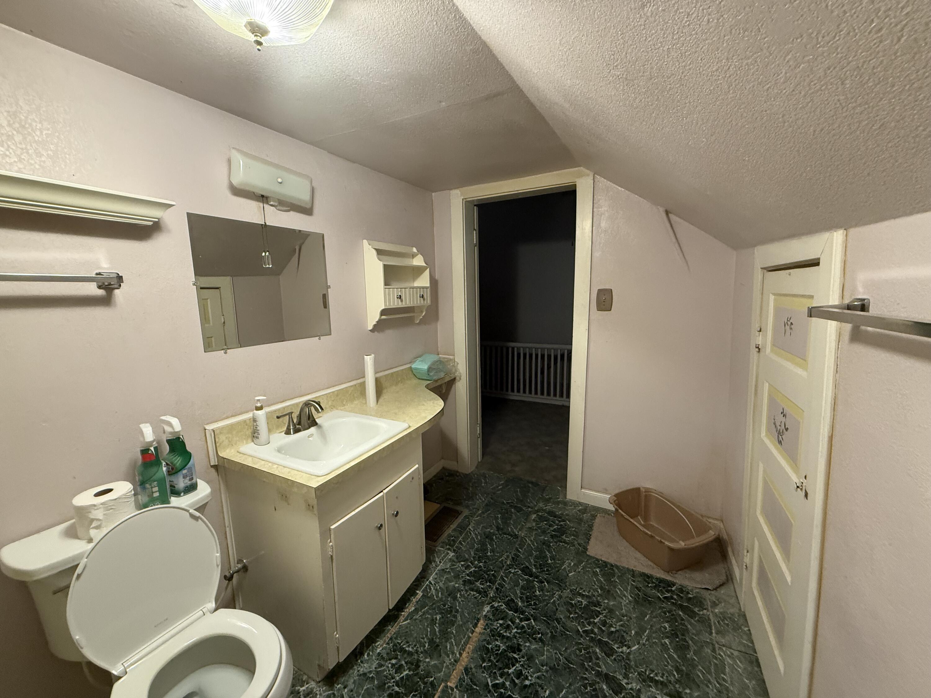 725 Parsons Street Property Photo 26