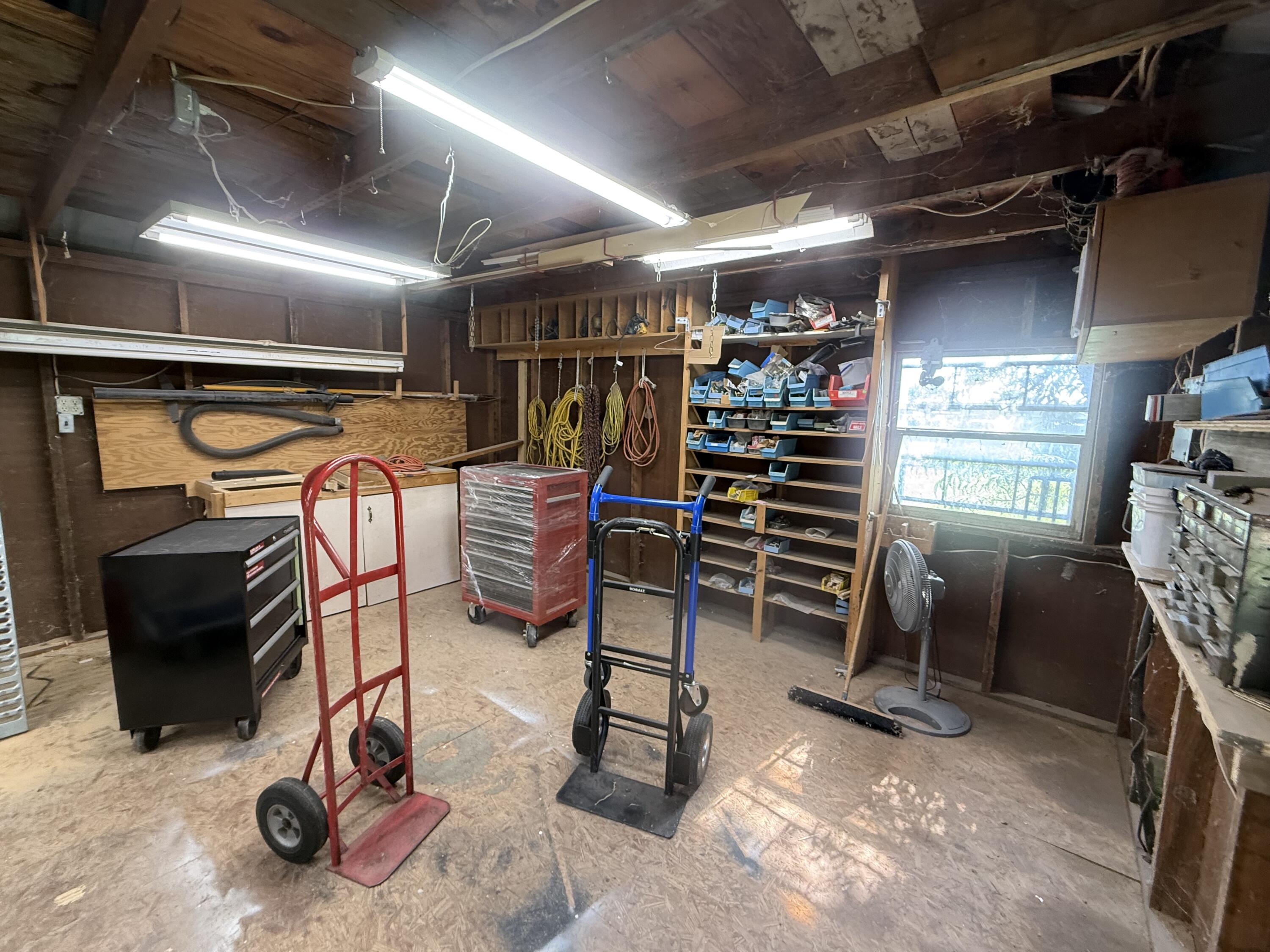 725 Parsons Street Property Photo 42