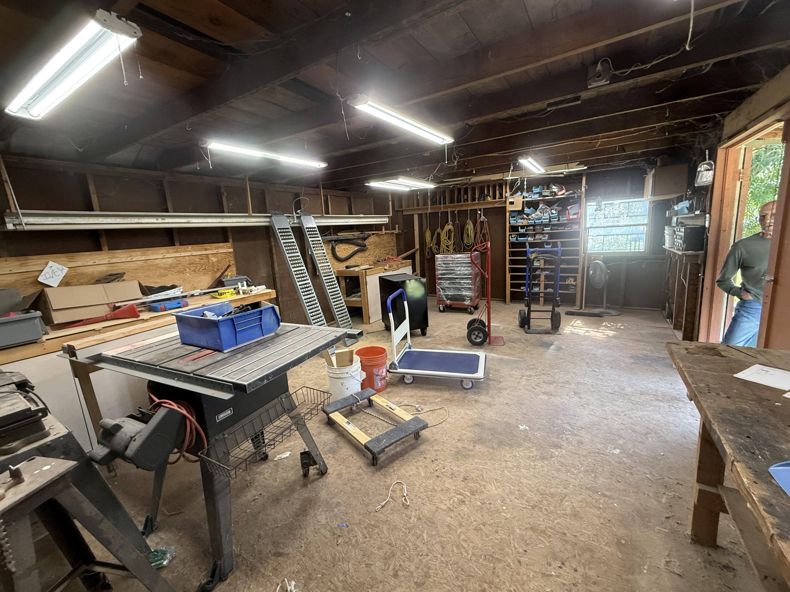 725 Parsons Street Property Photo 43