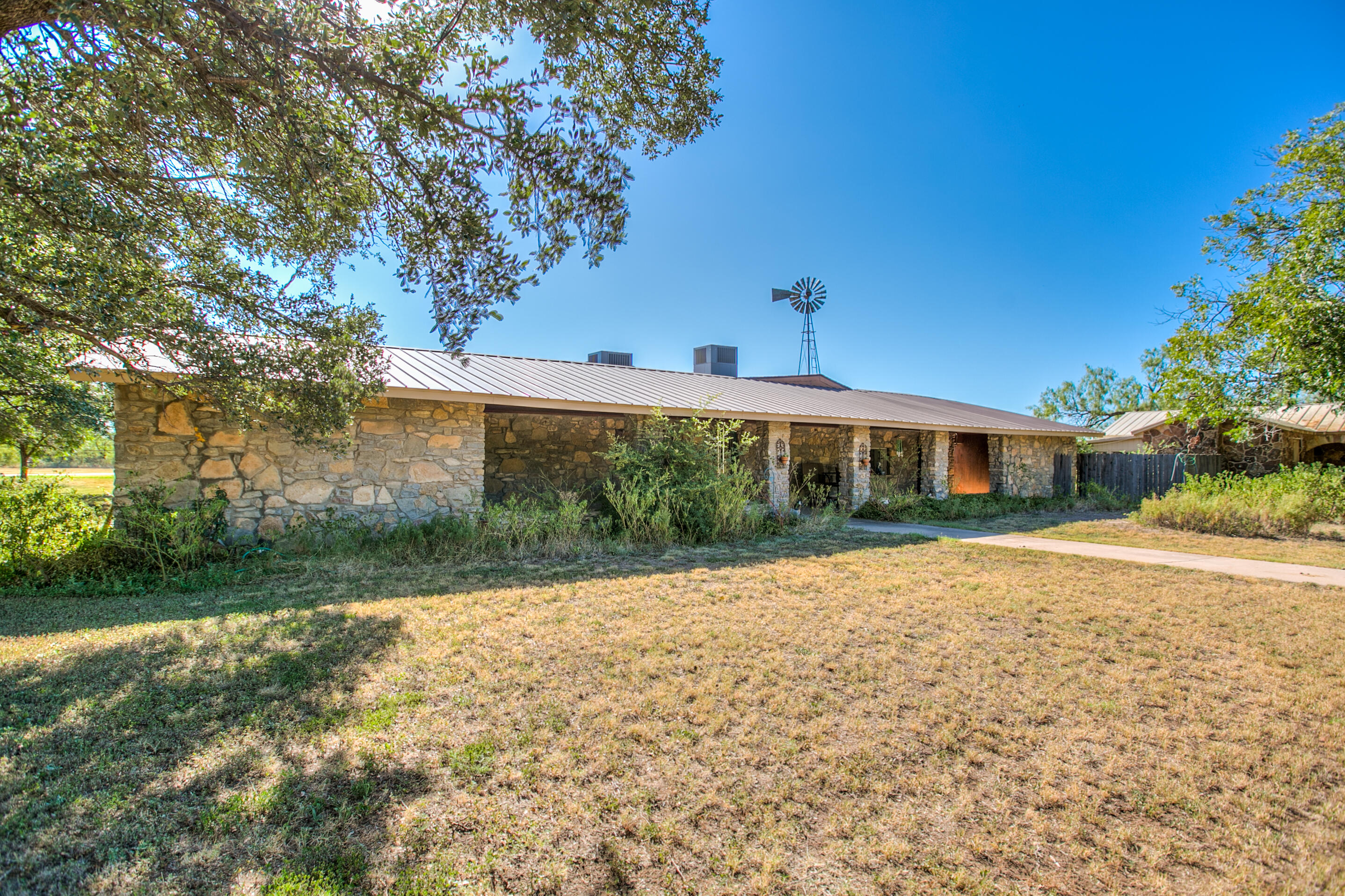 5490 S State Highway 208 Property Photo 2