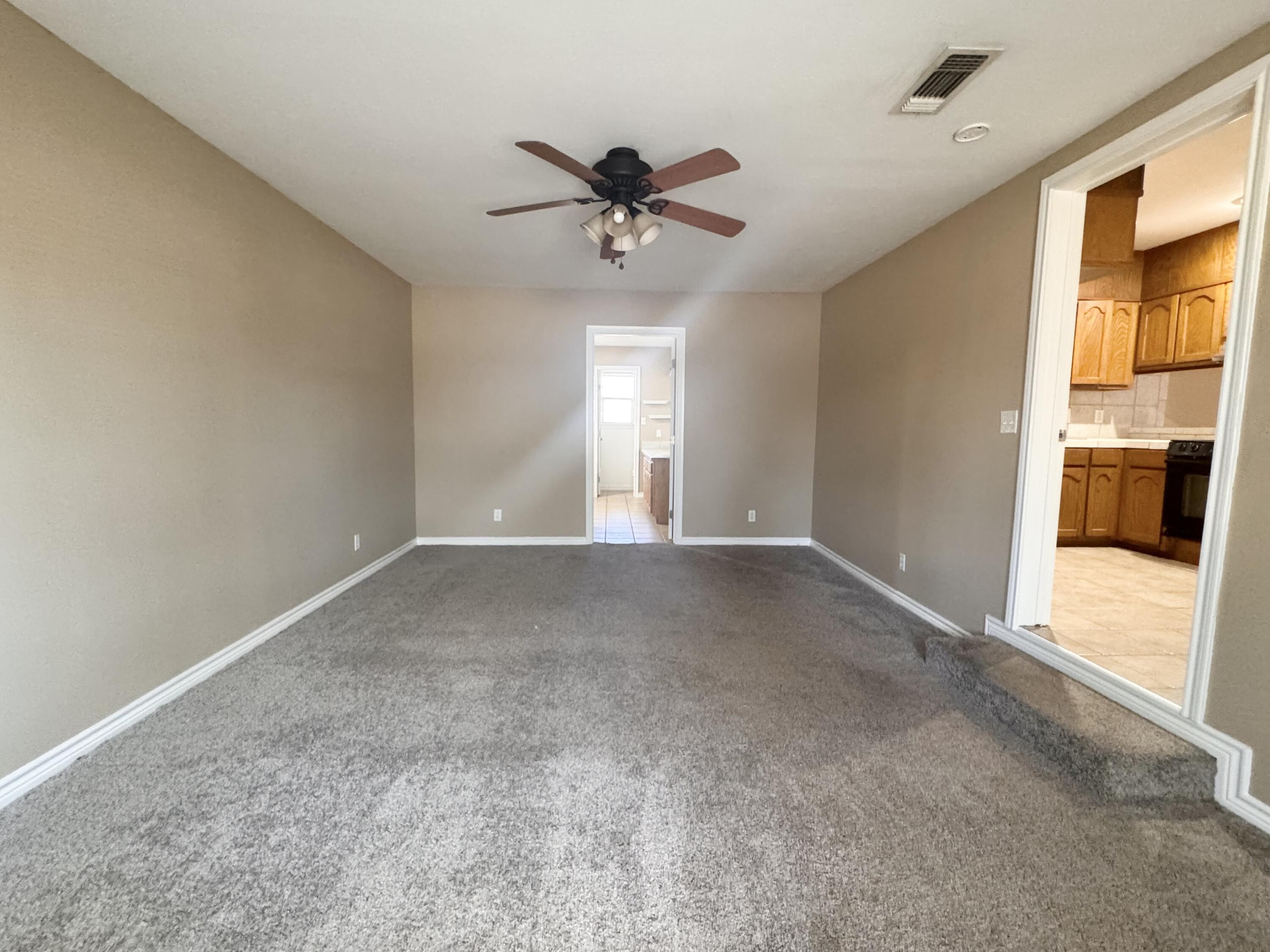 2102 Live Oak Street Property Photo 6