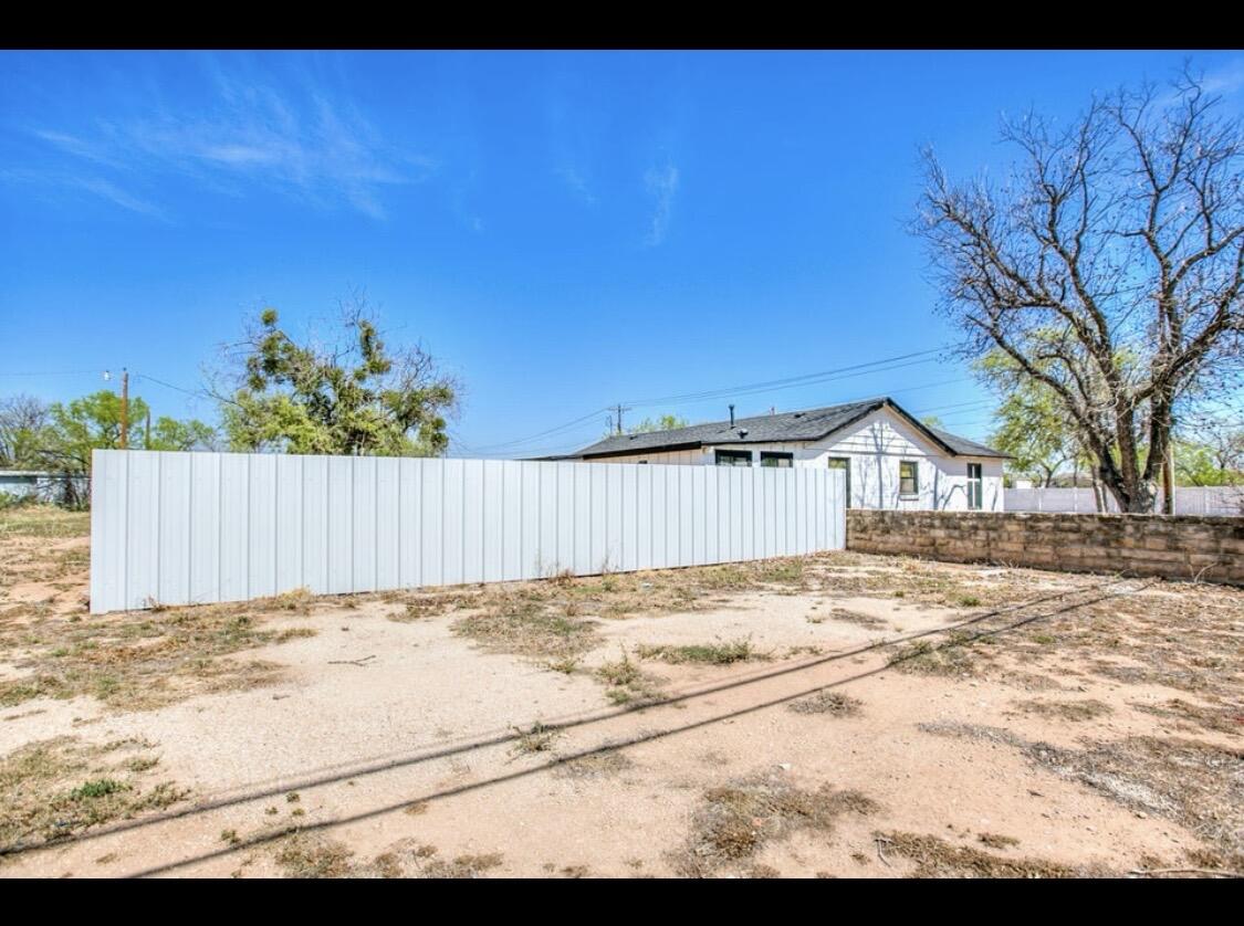 2095 End Street Property Photo 21
