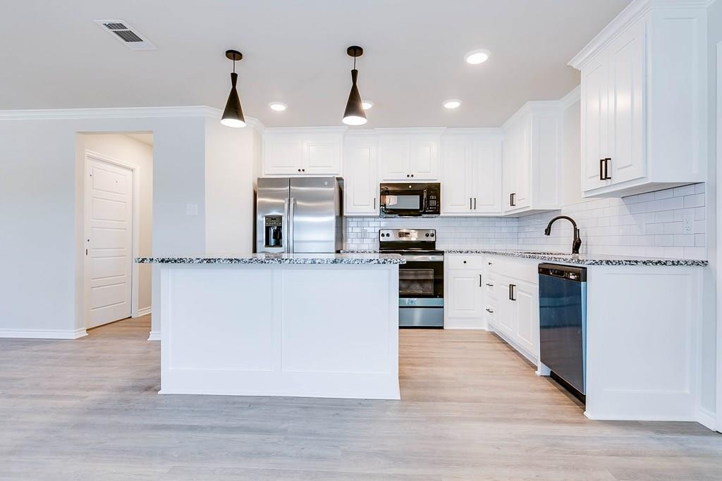 1005 Claborne Court Property Photo 3