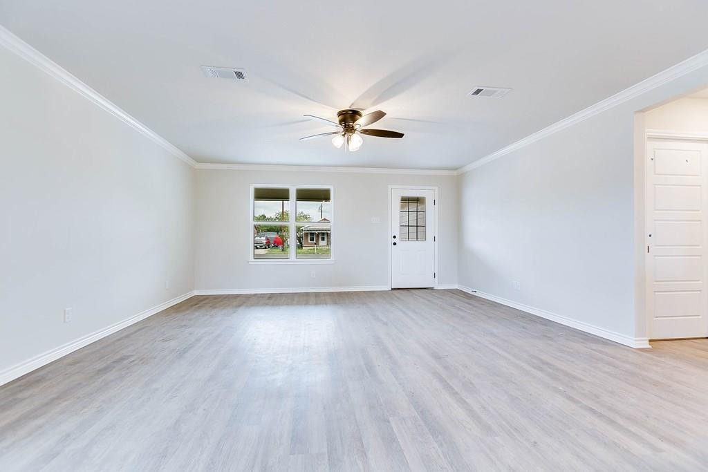 1005 Claborne Court Property Photo 7