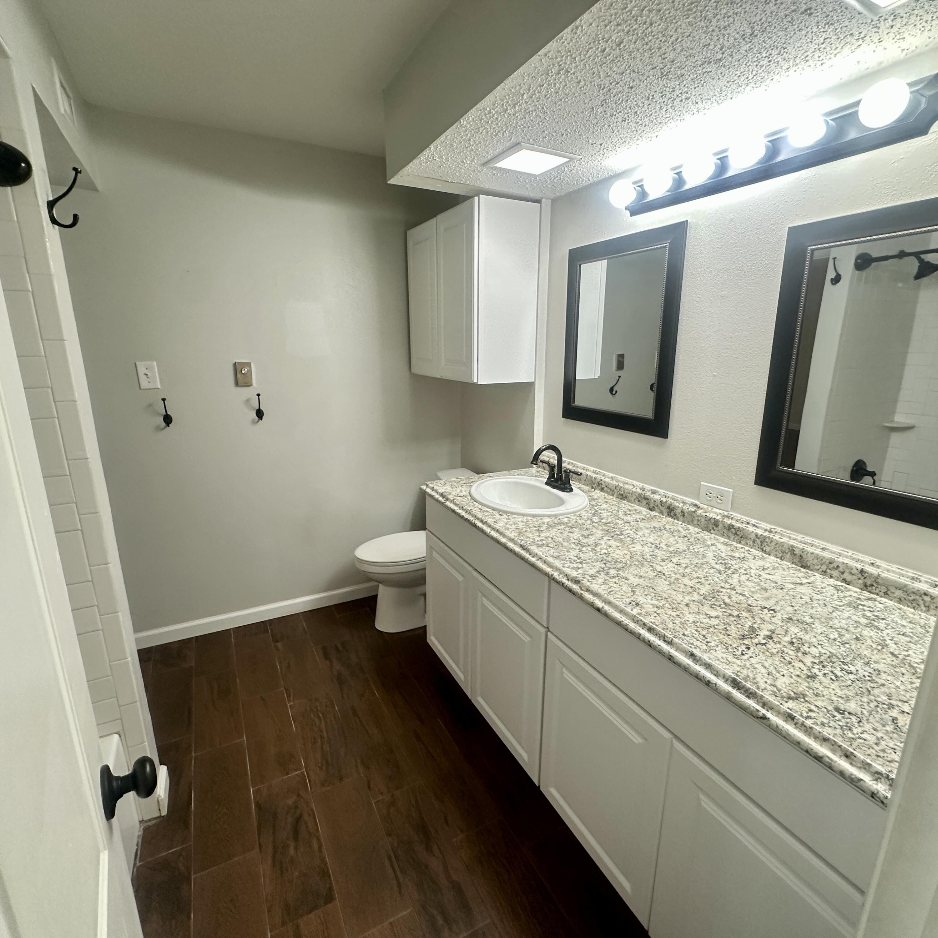 2480 University Avenue, Unit C Property Photo 5