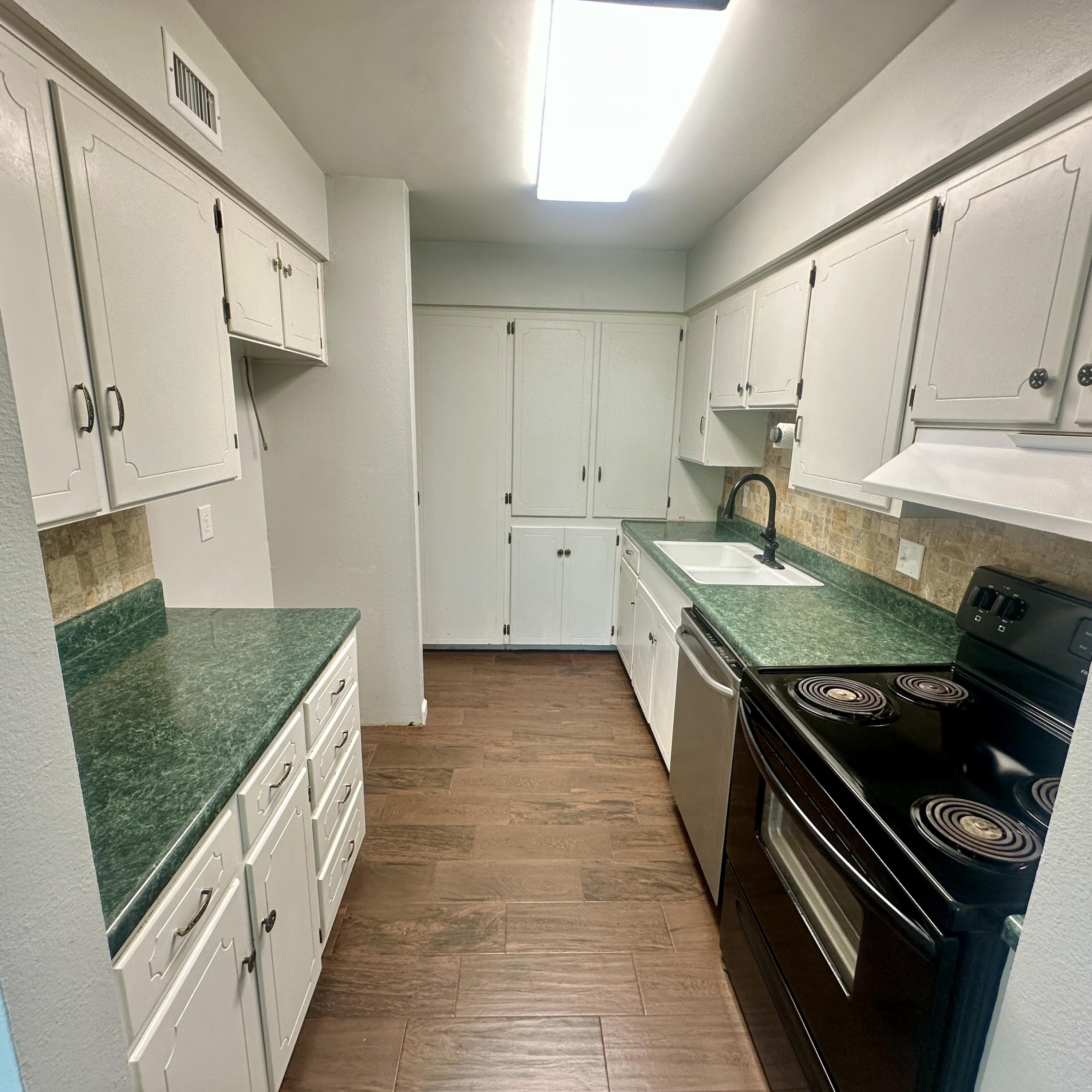 2480 University Avenue, Unit C Property Photo 7