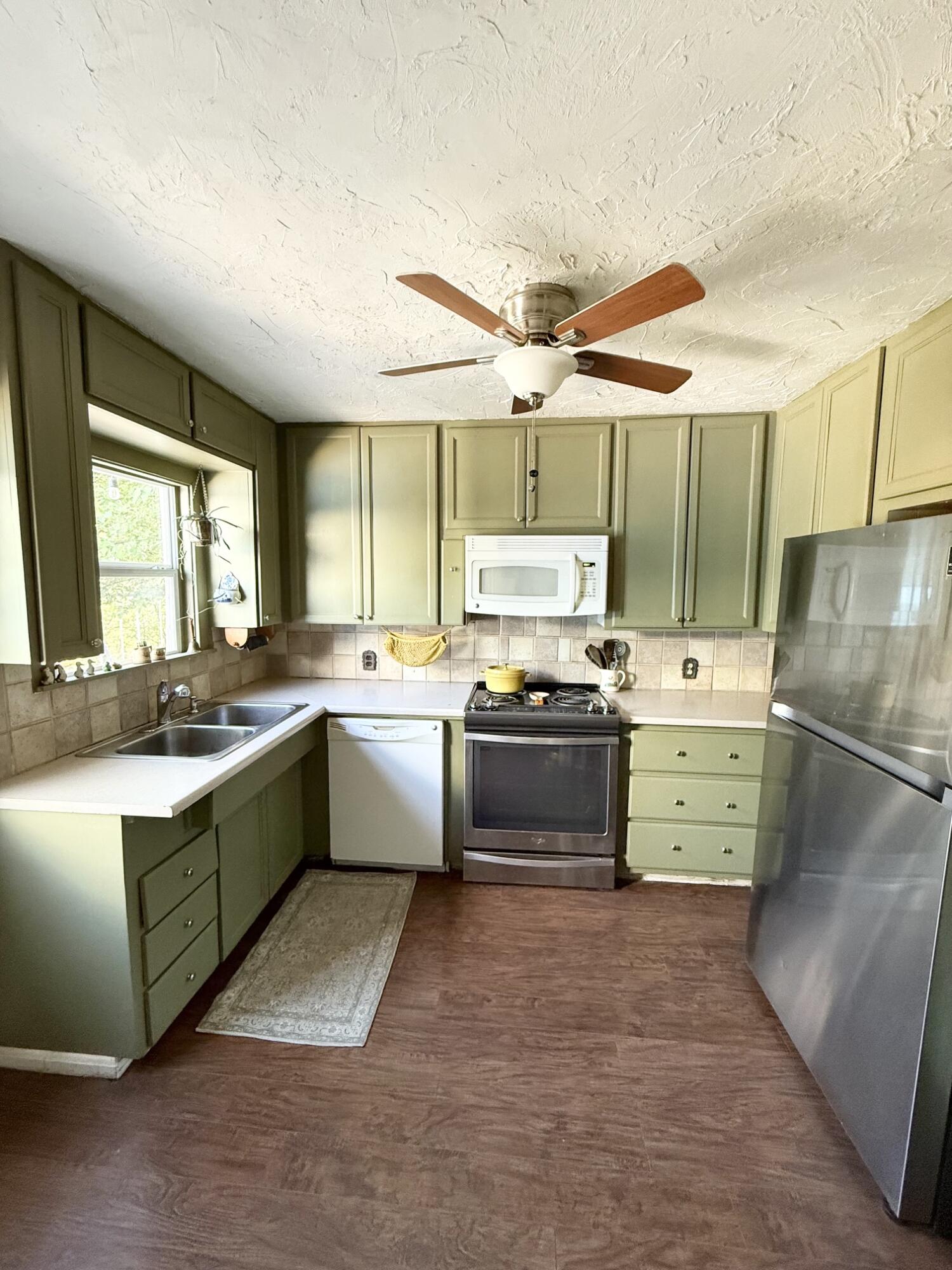 2022 Live Oak Street Property Photo 8