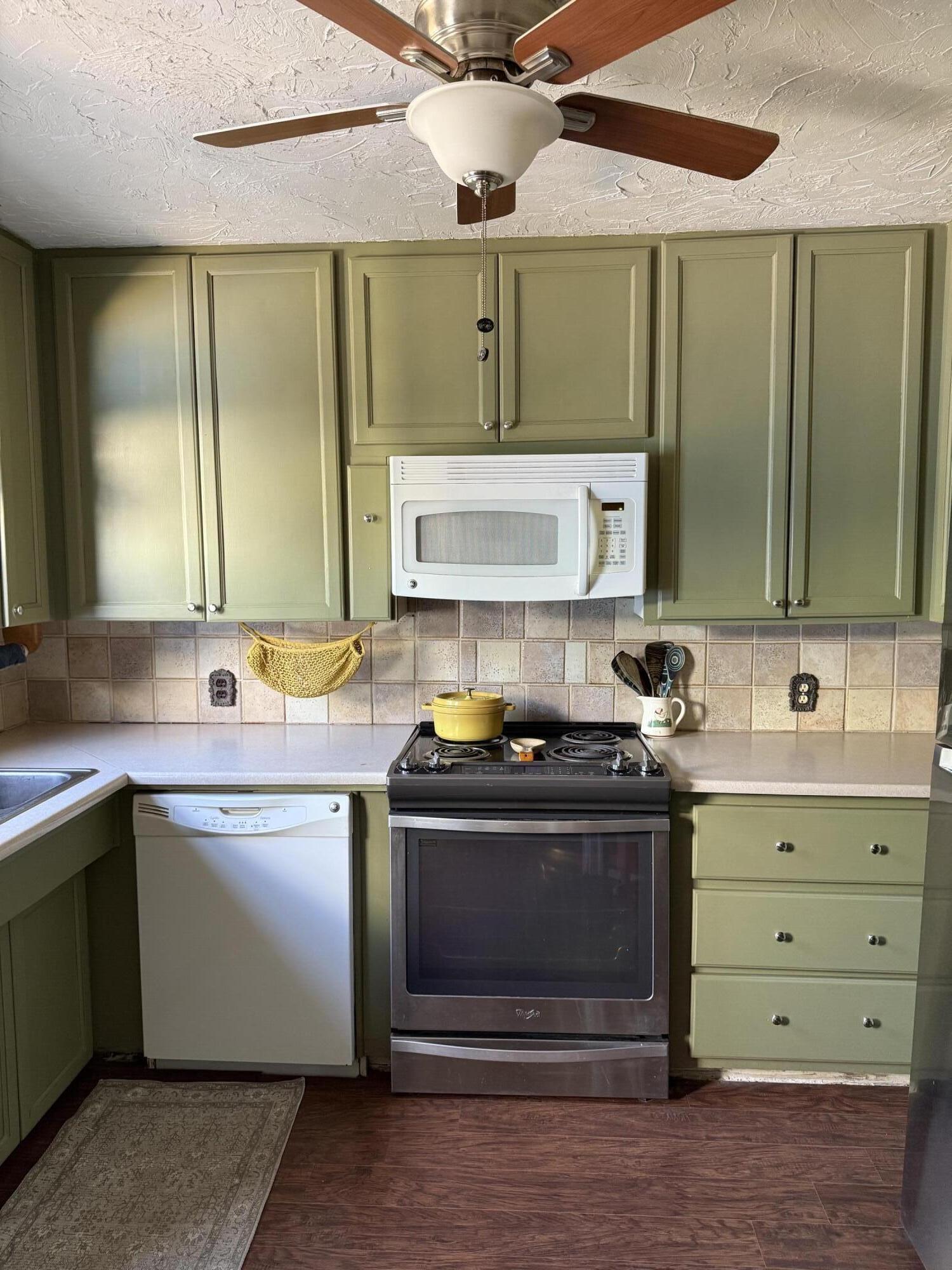 2022 Live Oak Street Property Photo 9