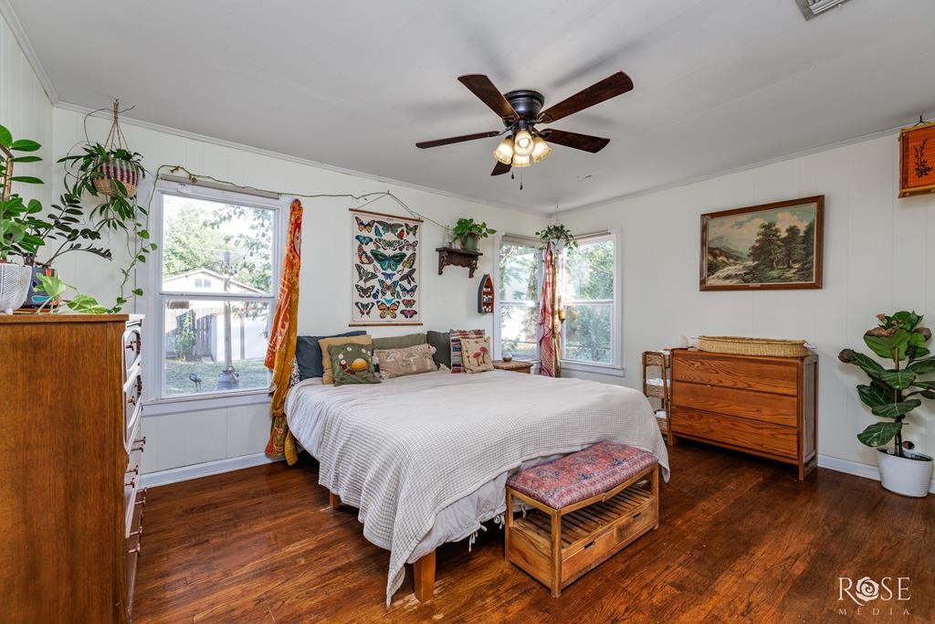 2022 Live Oak Street Property Photo 11