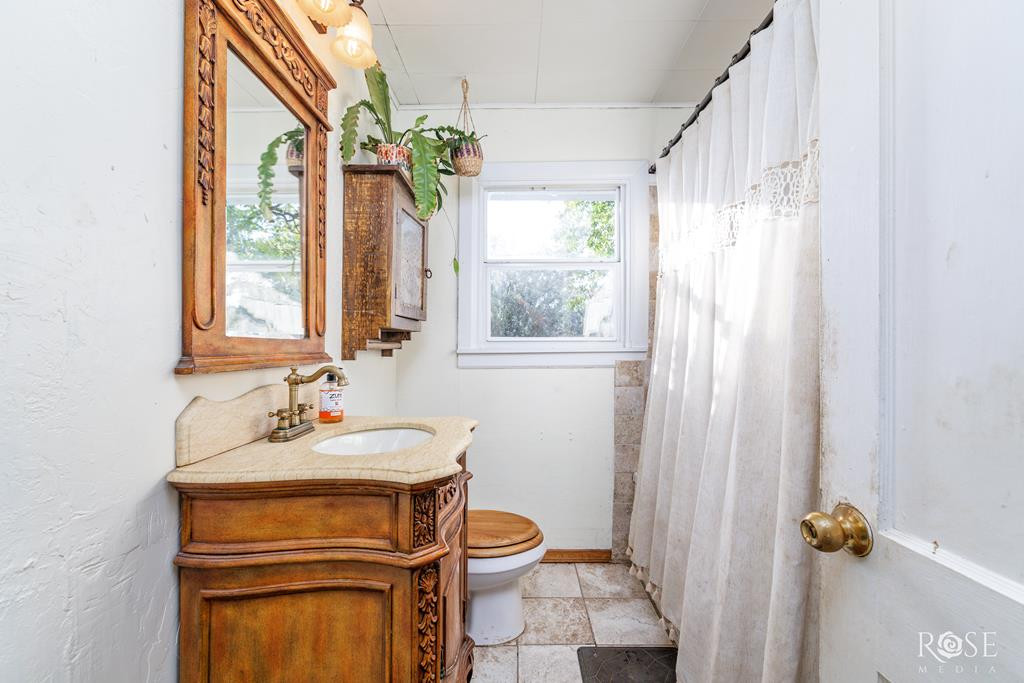 2022 Live Oak Street Property Photo 13