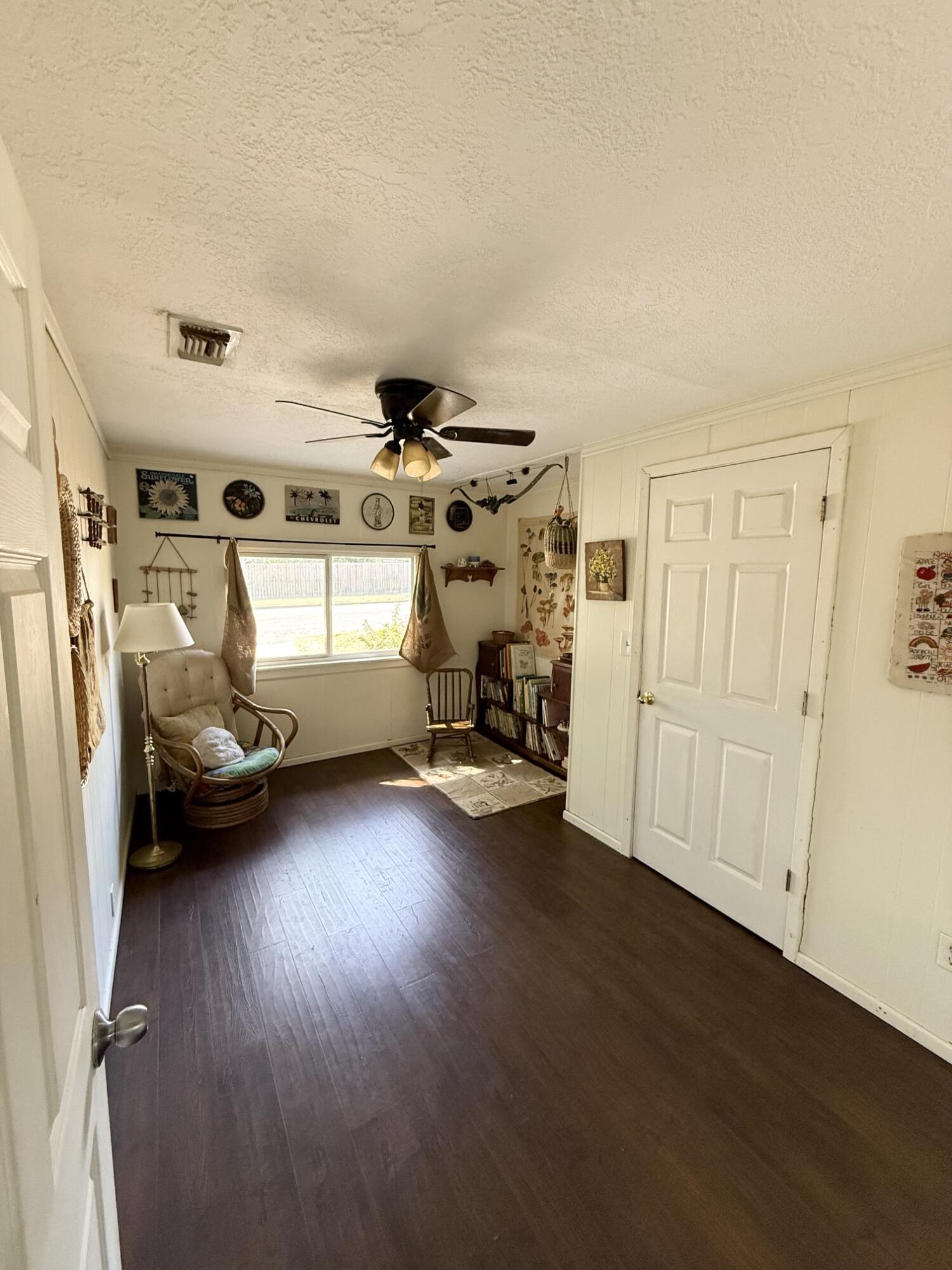 2022 Live Oak Street Property Photo 16